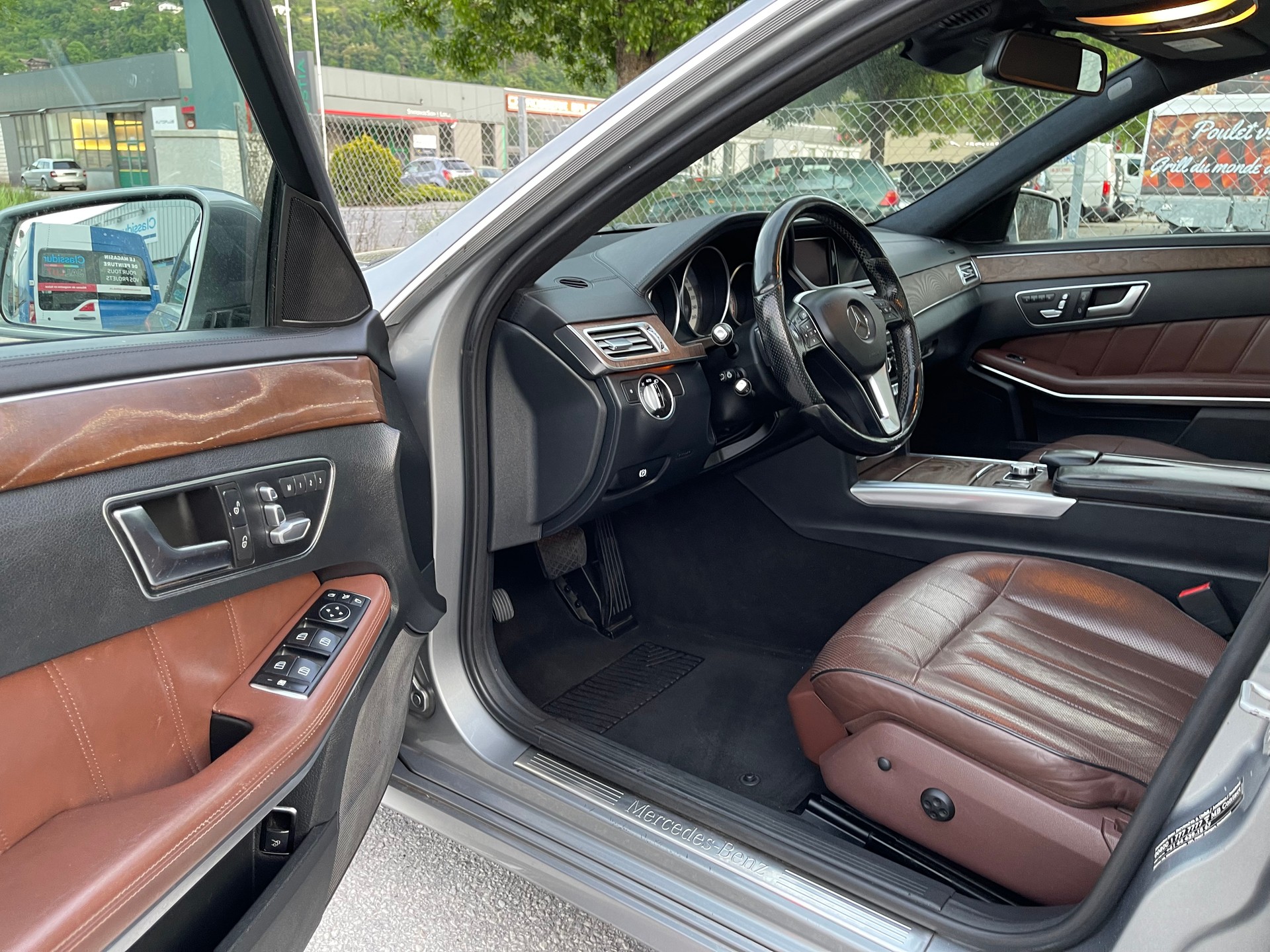 MERCEDES-BENZ E 350 BlueTEC Avantgarde 4Matic 7G-Tronic-image-11