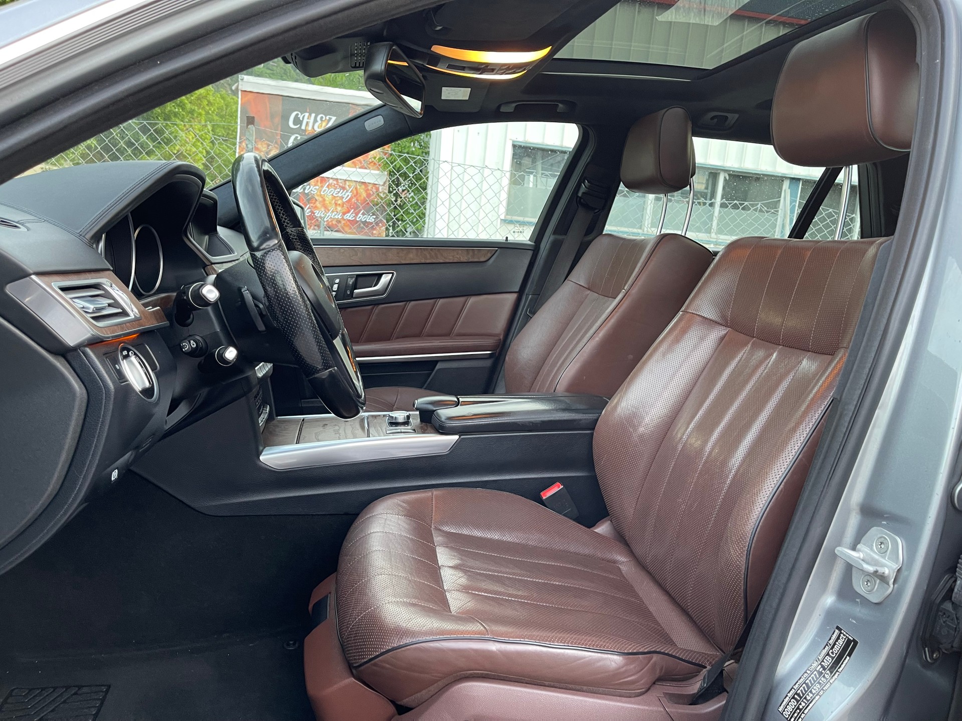 MERCEDES-BENZ E 350 BlueTEC Avantgarde 4Matic 7G-Tronic-image-29