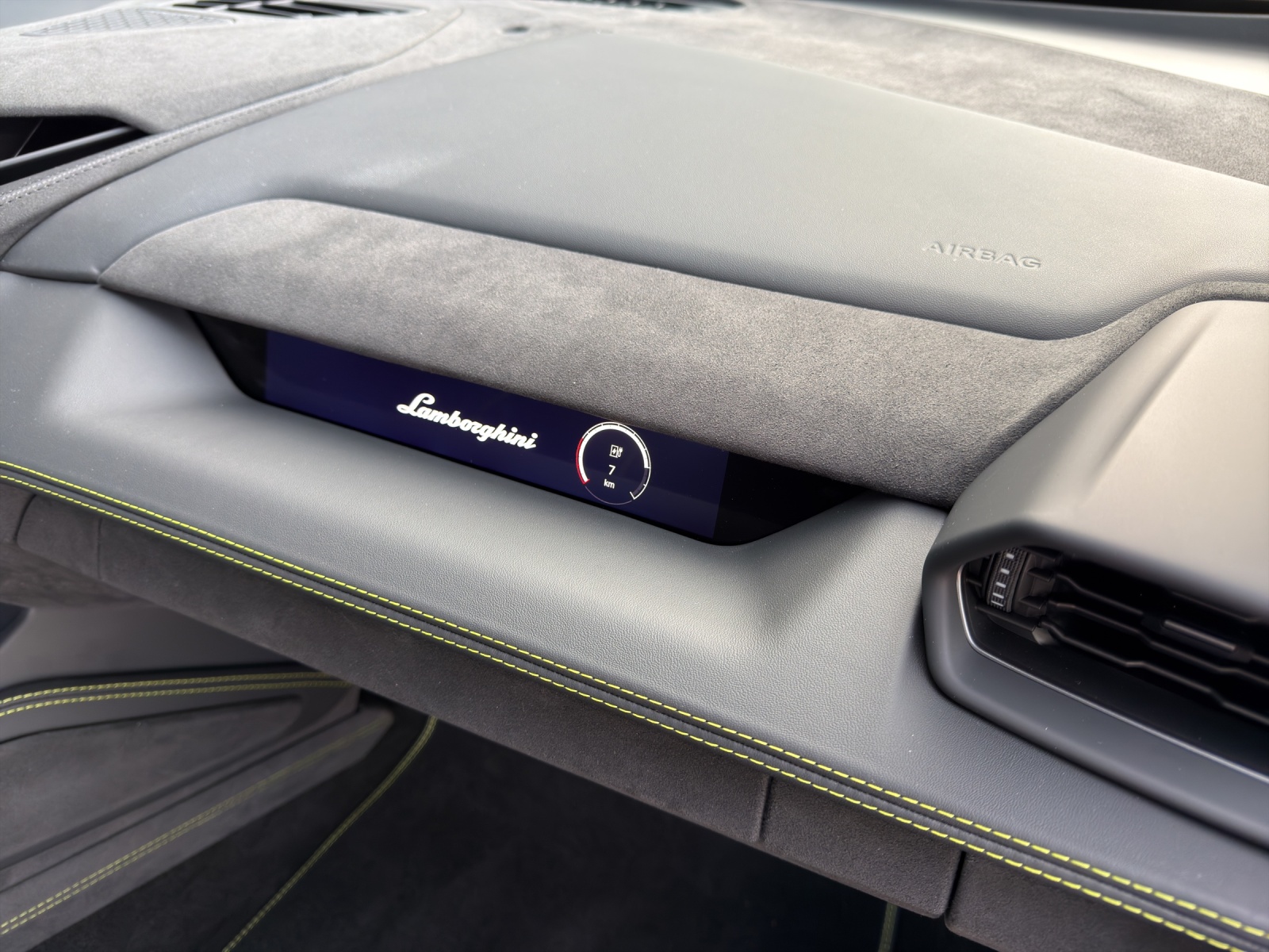 LAMBORGHINI Temerario Coupé 4.0-image-10