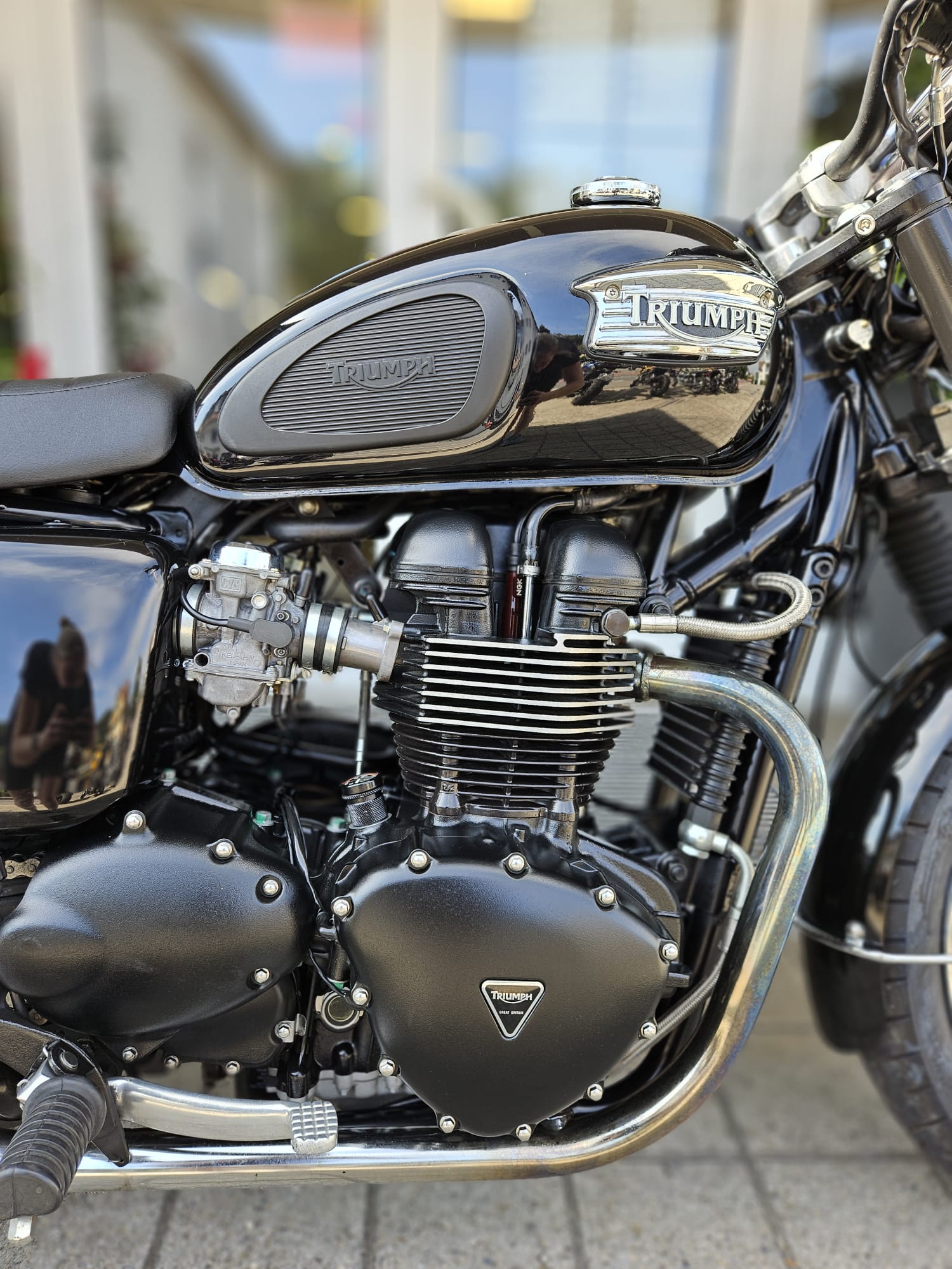 TRIUMPH Bonneville 800-image-8