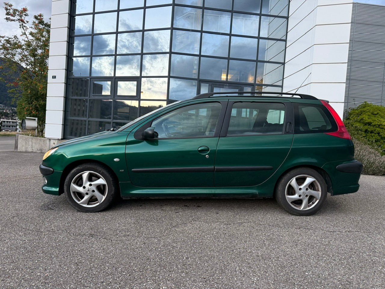 PEUGEOT 206 SW 1.6 16V XS-image-3