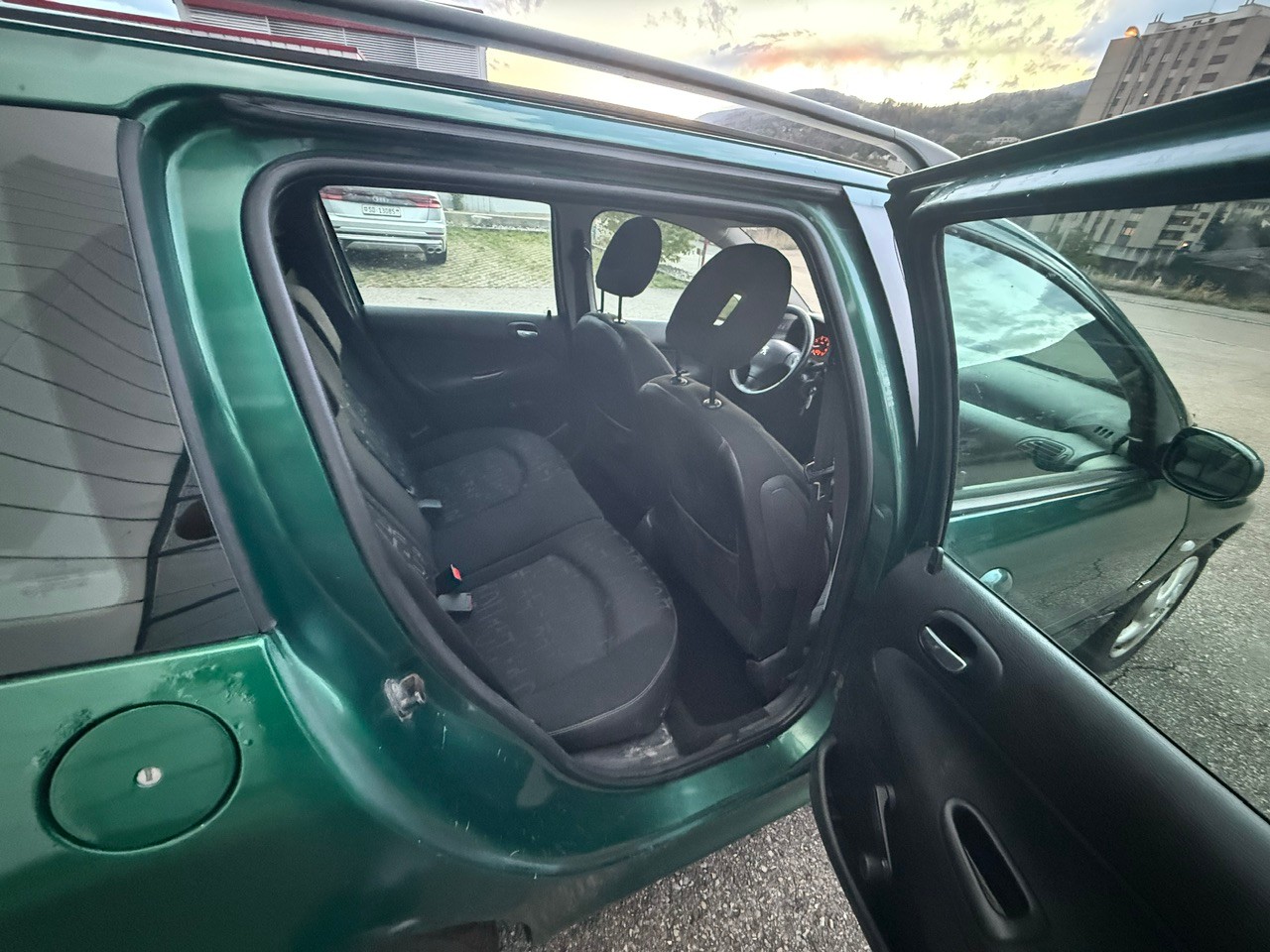 PEUGEOT 206 SW 1.6 16V XS-image-8
