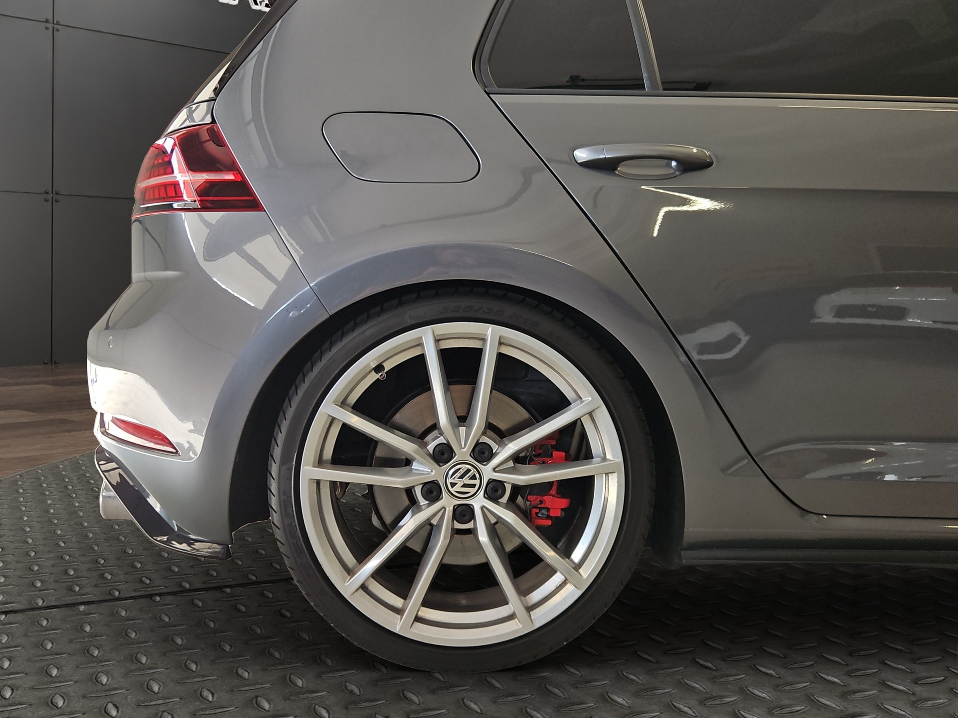 VW Golf 2.0 TSI GTI Performance DSG-image-9