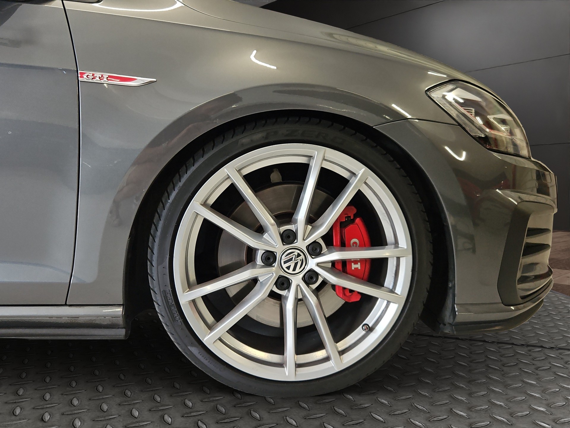 VW Golf 2.0 TSI GTI Performance DSG-image-8