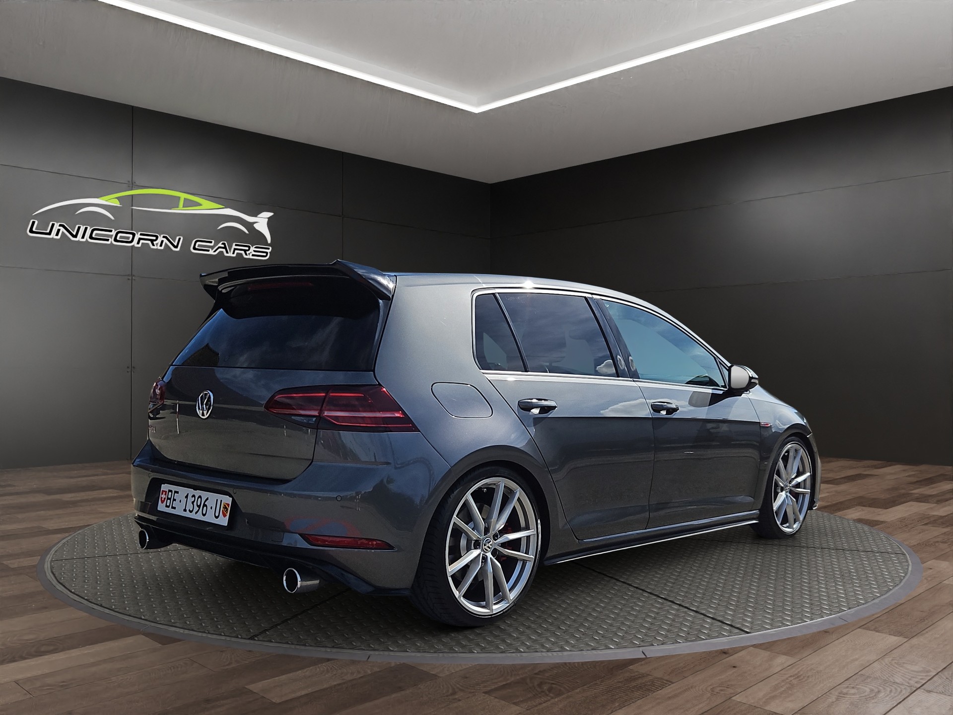 VW Golf 2.0 TSI GTI Performance DSG-showroom-element-3