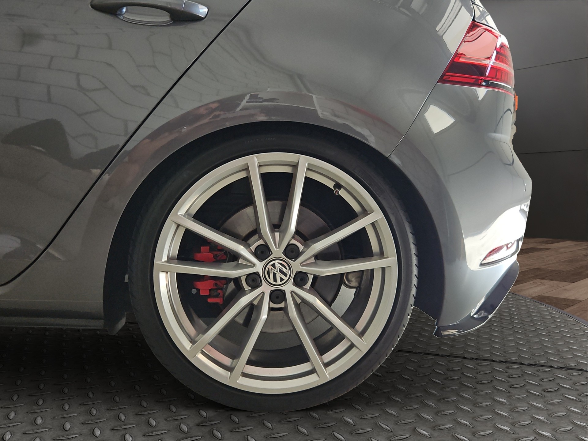 VW Golf 2.0 TSI GTI Performance DSG-image-25