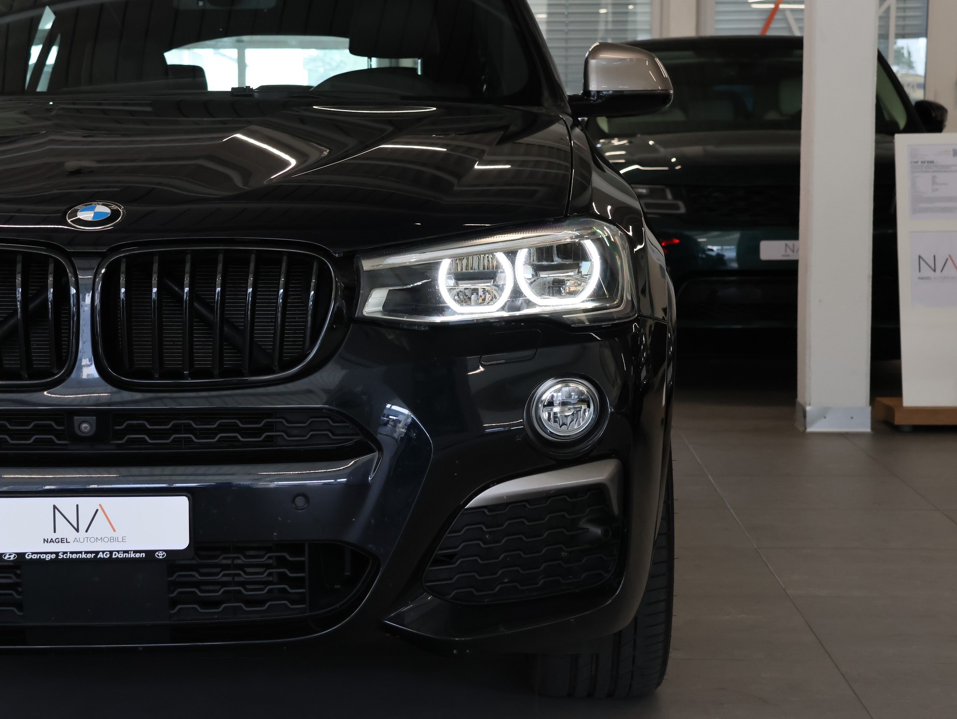 BMW X4 M 40i Steptronic-showroom-element-3