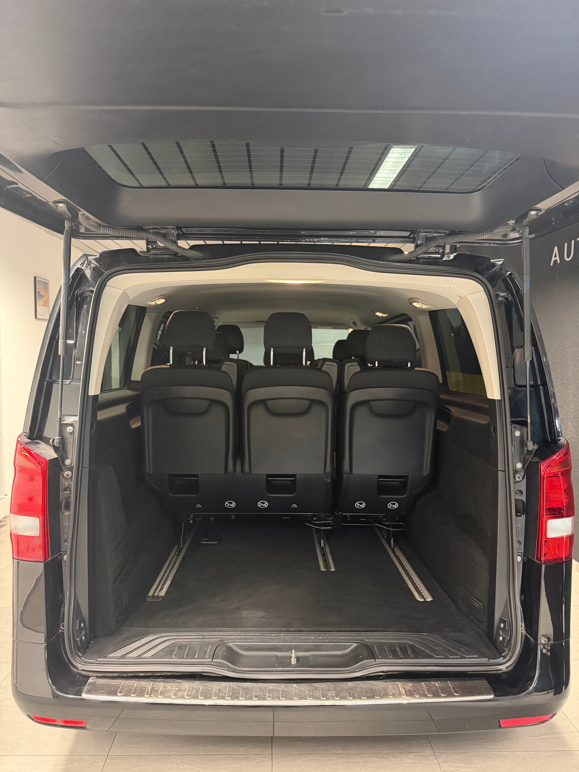 MERCEDES-BENZ Vito 116 CDI Lang Select Tourer 4Matic 9G-Tronic-image-5