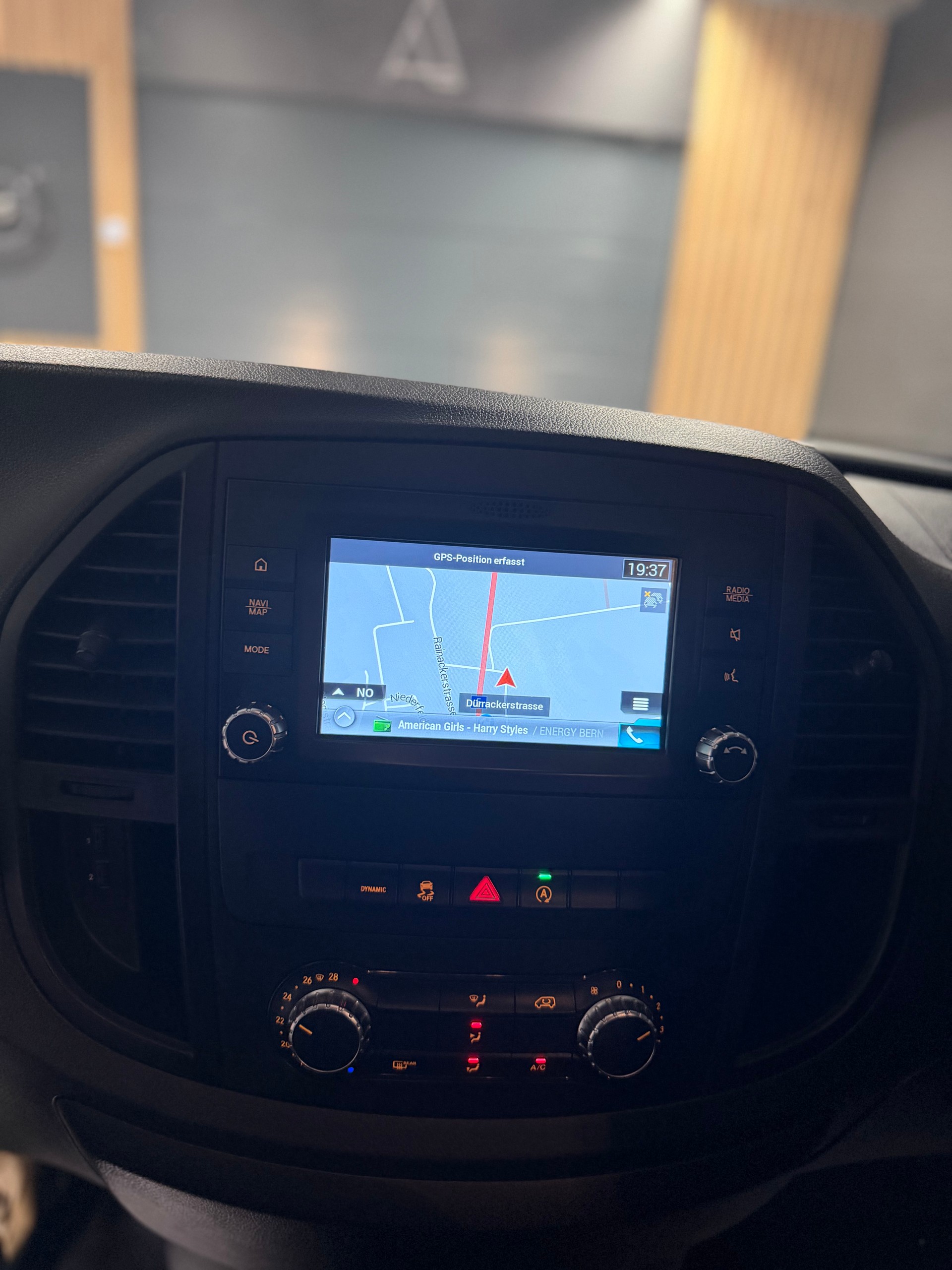 MERCEDES-BENZ Vito 116 CDI Lang Select Tourer 4Matic 9G-Tronic-image-13