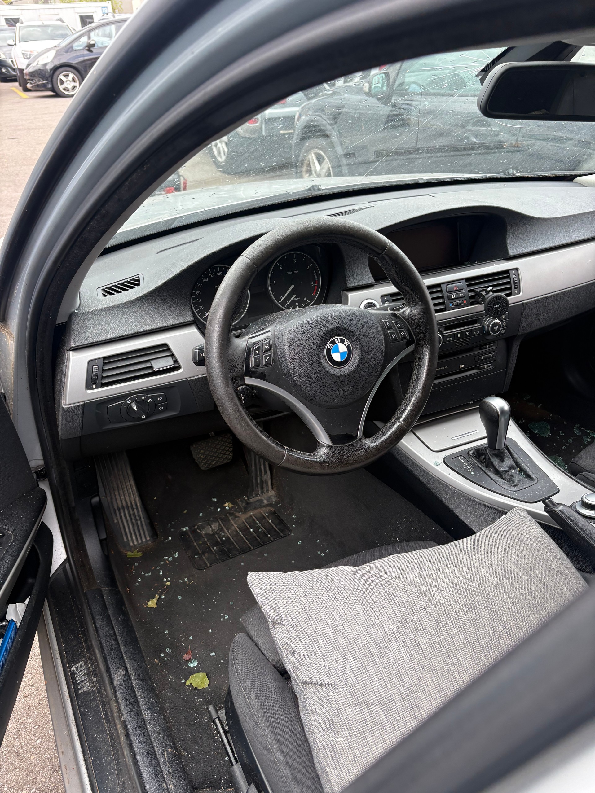 BMW 320d Touring-image-6