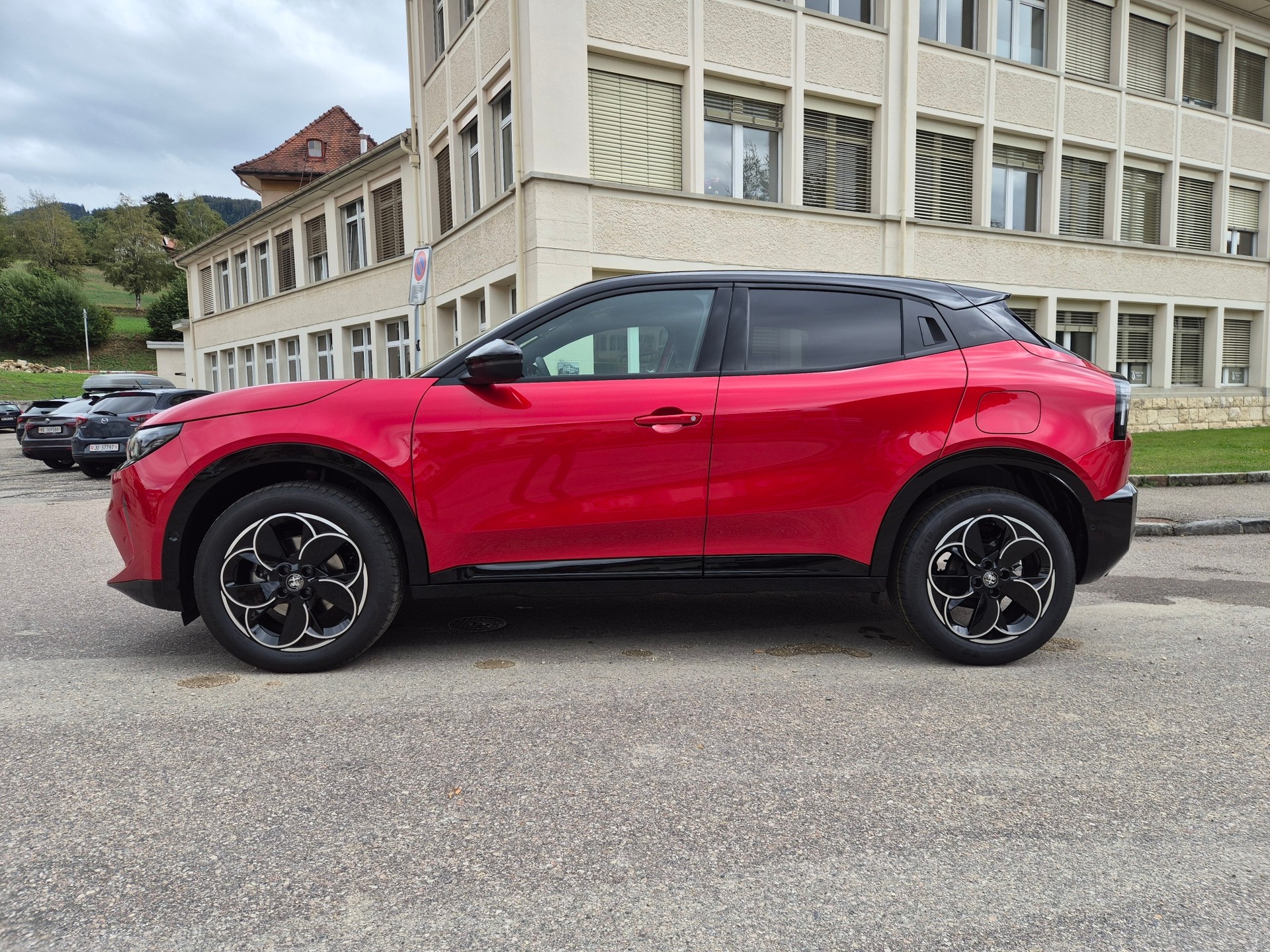 ALFA ROMEO Junior 1.2 48V Hybrid Junior MY26 Sprint Pack Tech-showroom-element-1