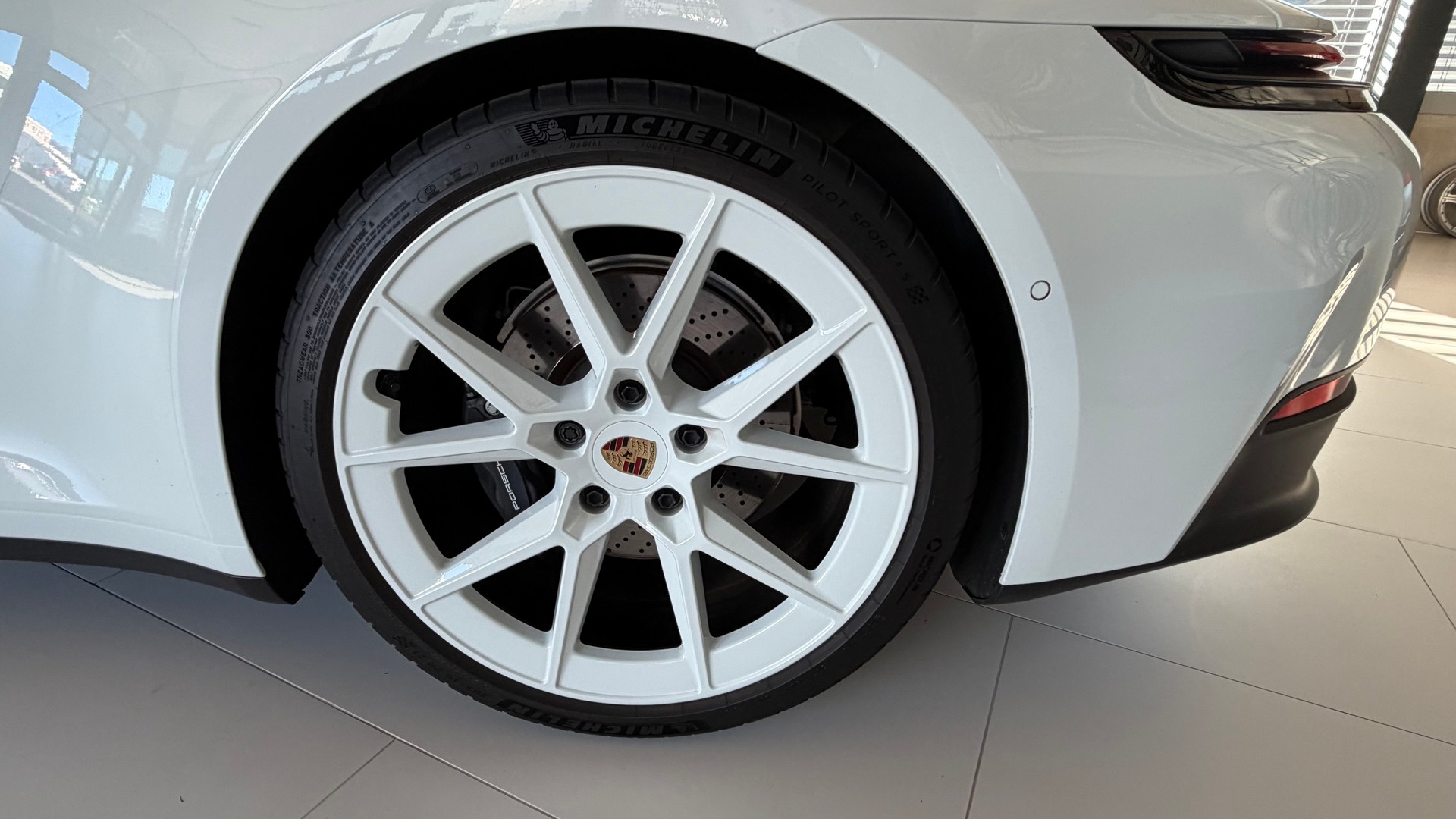 PORSCHE Carrera PDK white edition-image-13