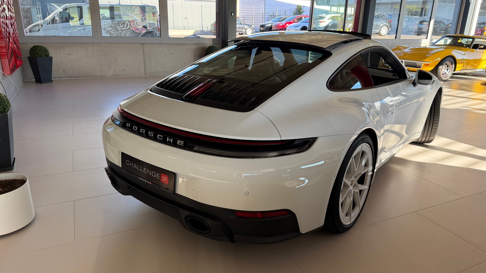 PORSCHE Carrera PDK white edition-image-6