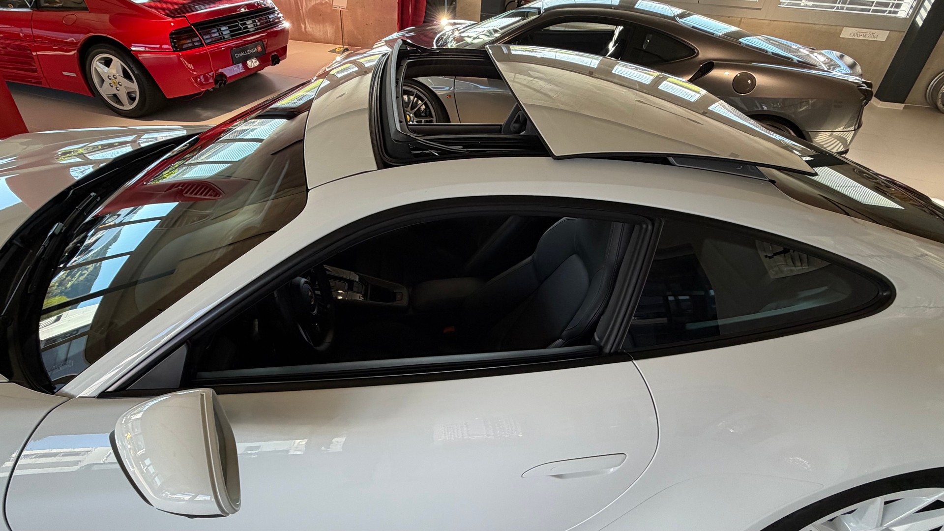 PORSCHE Carrera PDK white edition-image-9