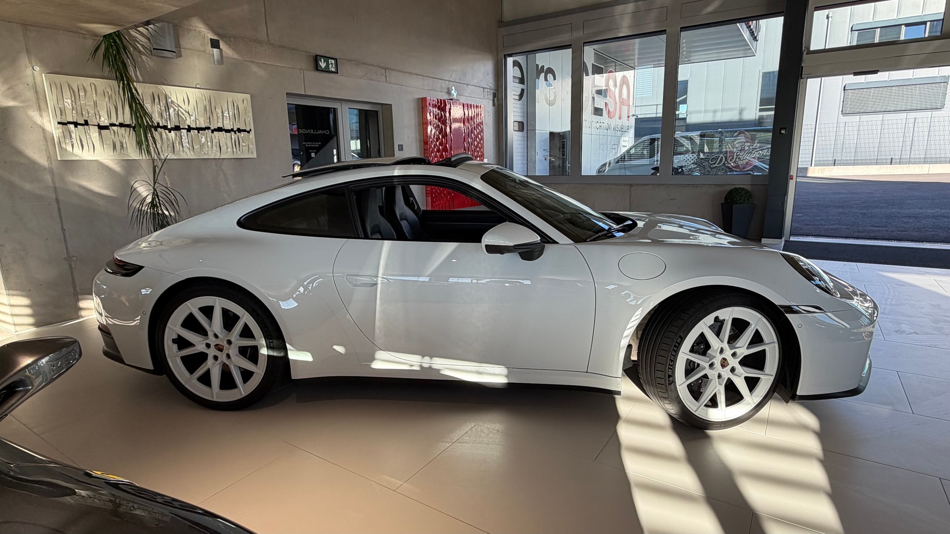 PORSCHE Carrera PDK white edition-image-3
