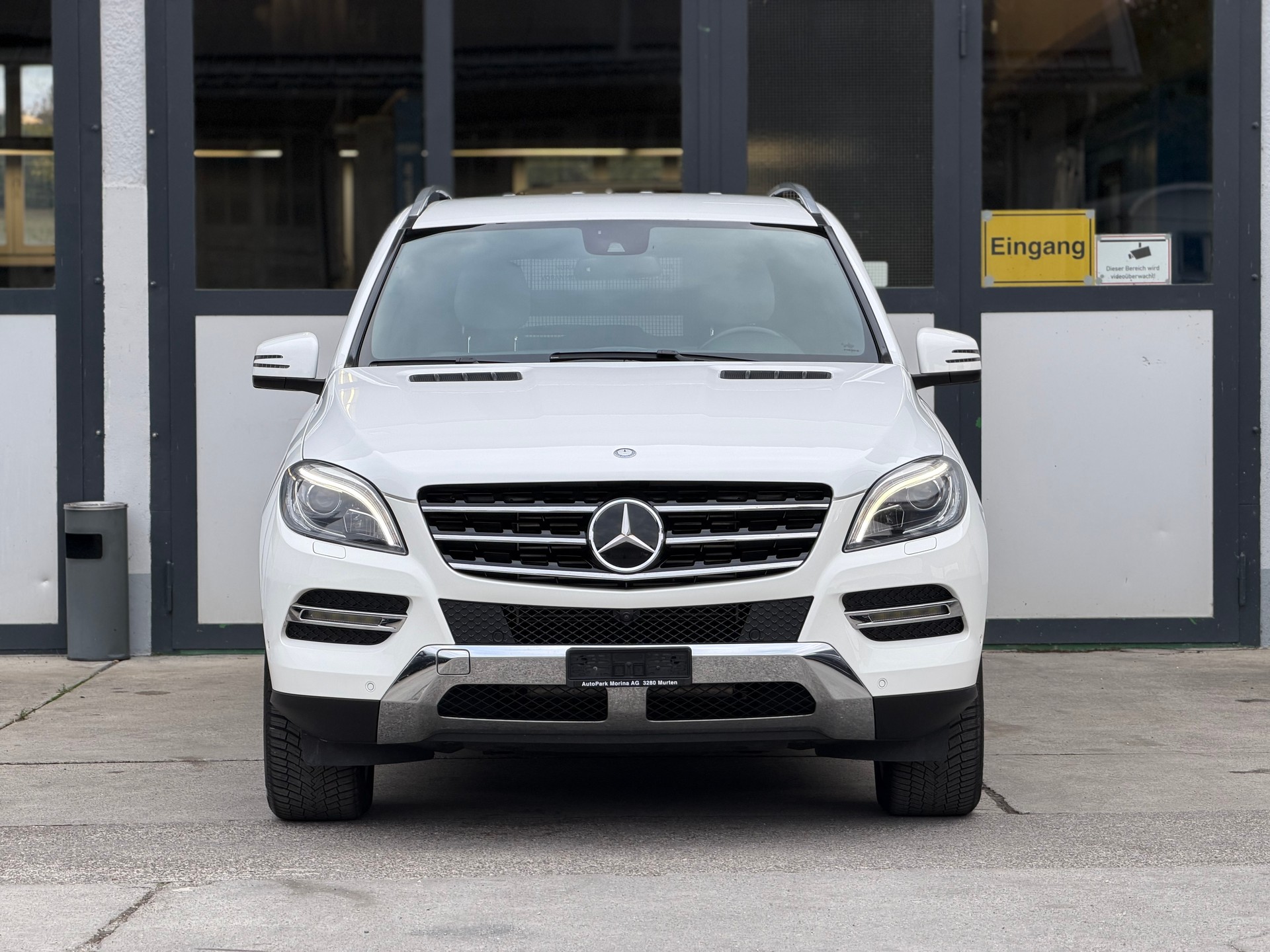 MERCEDES-BENZ ML 350 BlueTEC Executive 4Matic AHK 3.5T-showroom-element-2