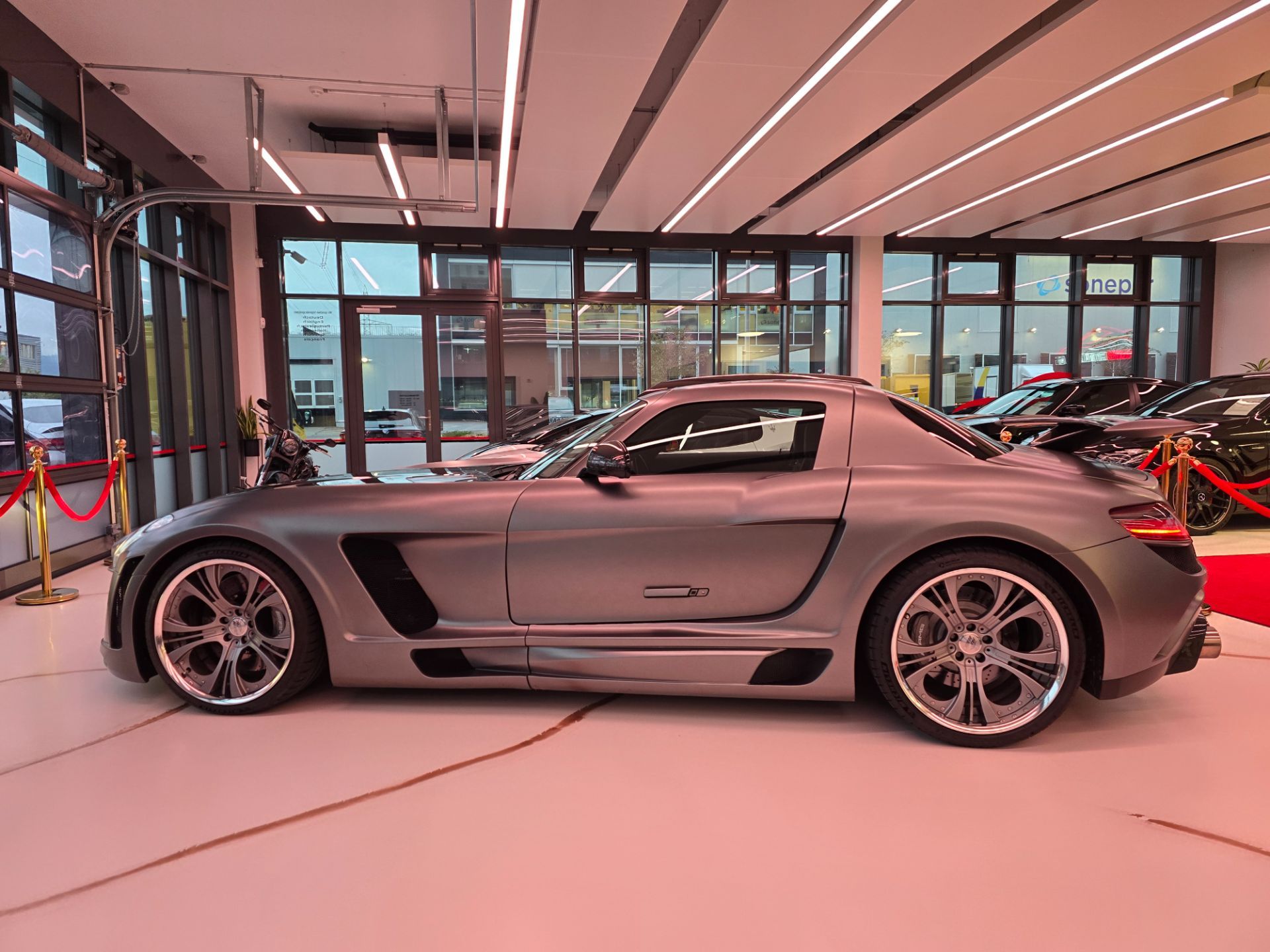 MERCEDES-BENZ SLS 63 AMG Speedshift-image-5