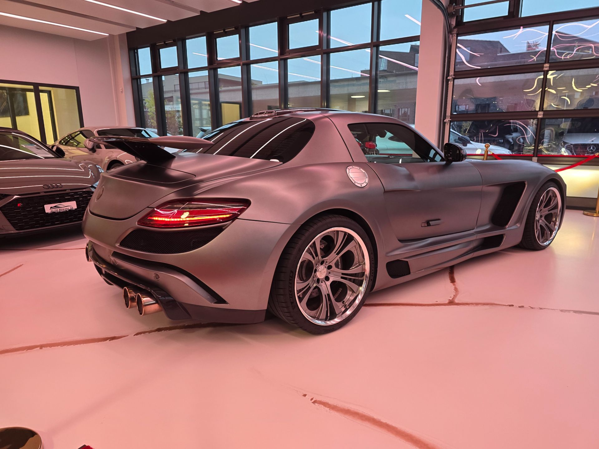 MERCEDES-BENZ SLS 63 AMG Speedshift-image-4
