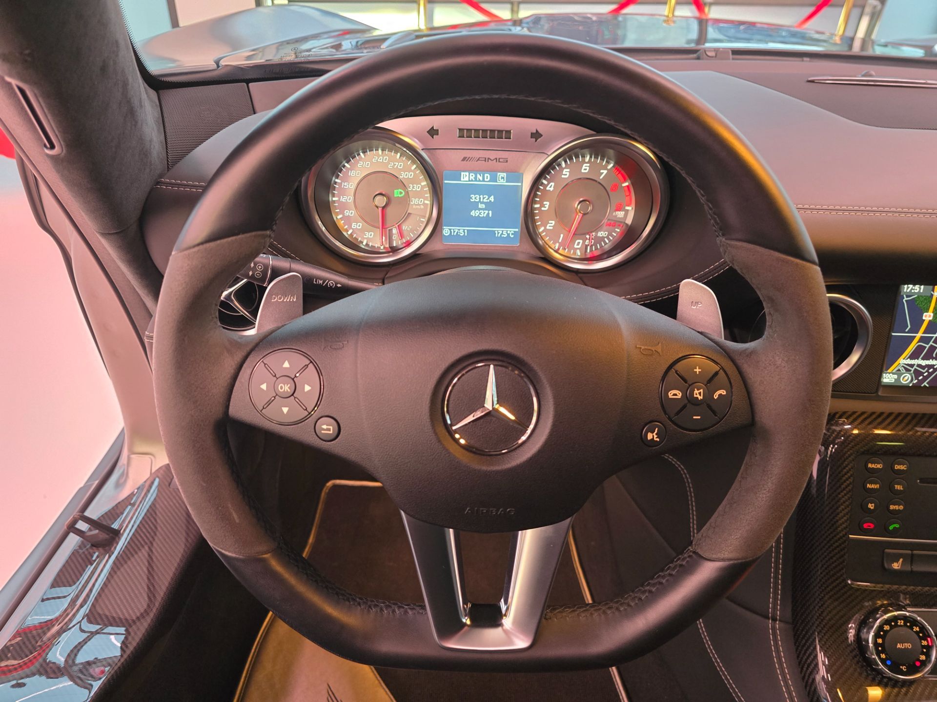 MERCEDES-BENZ SLS 63 AMG Speedshift-image-8