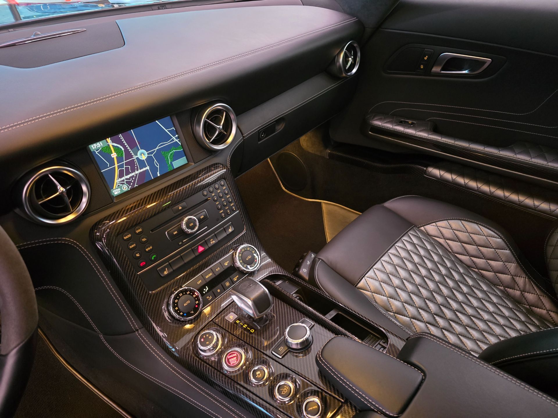 MERCEDES-BENZ SLS 63 AMG Speedshift-image-9