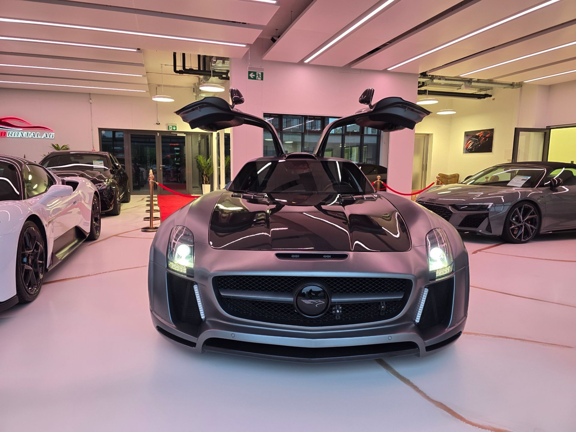 MERCEDES-BENZ SLS 63 AMG Speedshift-showroom-element-2