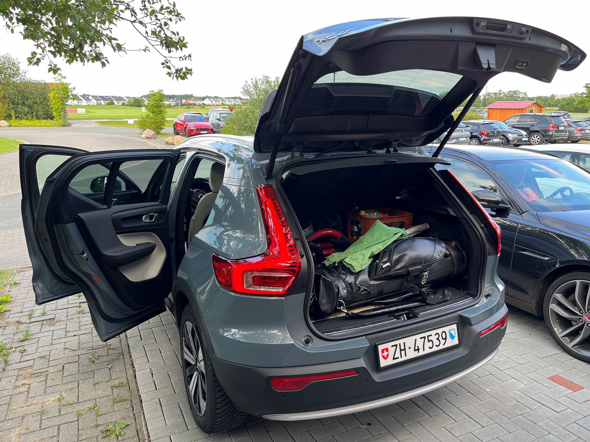 VOLVO XC40 T5 PHEV Ultimate Bright DCT-image-2