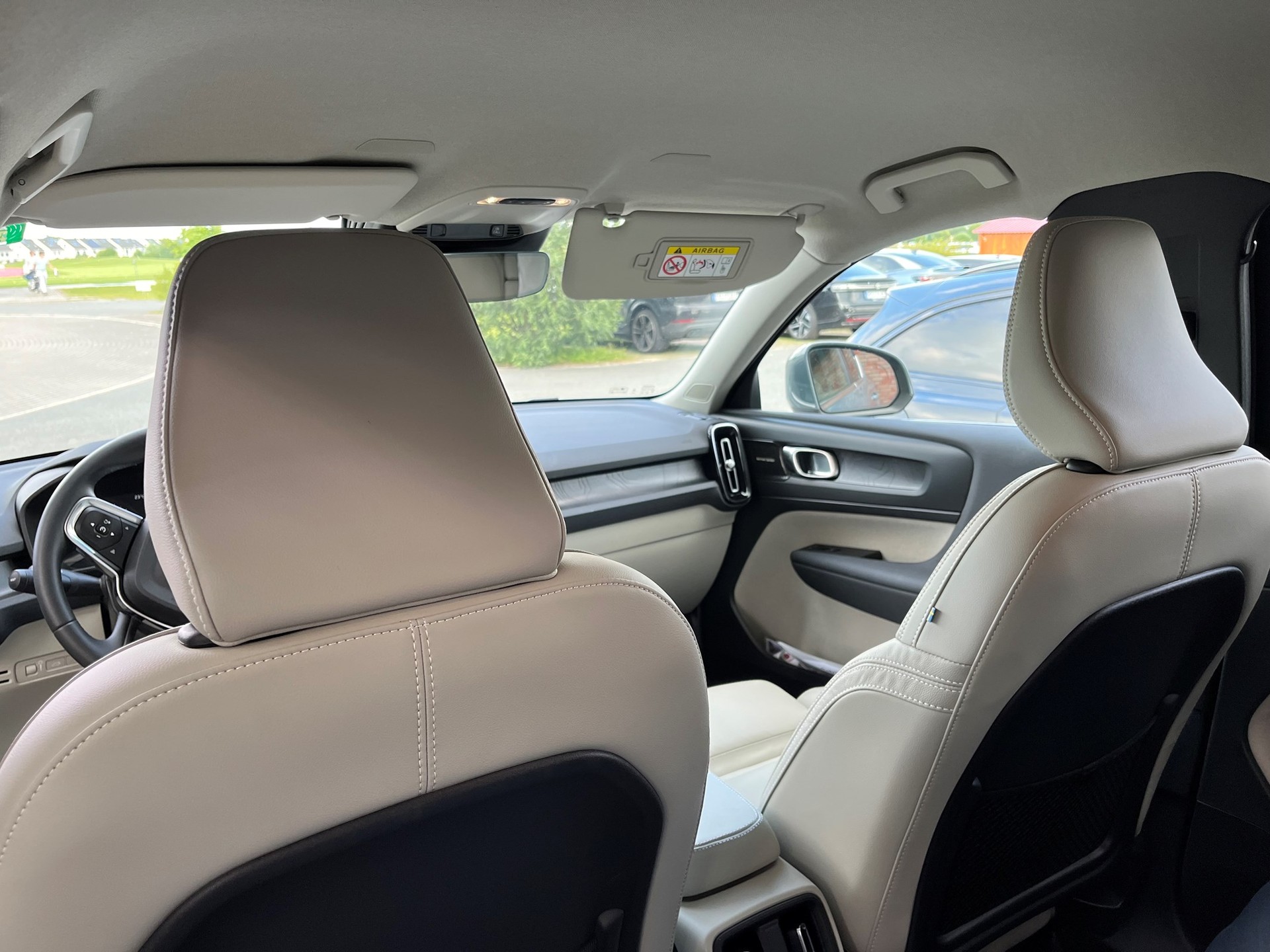VOLVO XC40 T5 PHEV Ultimate Bright DCT-image-4