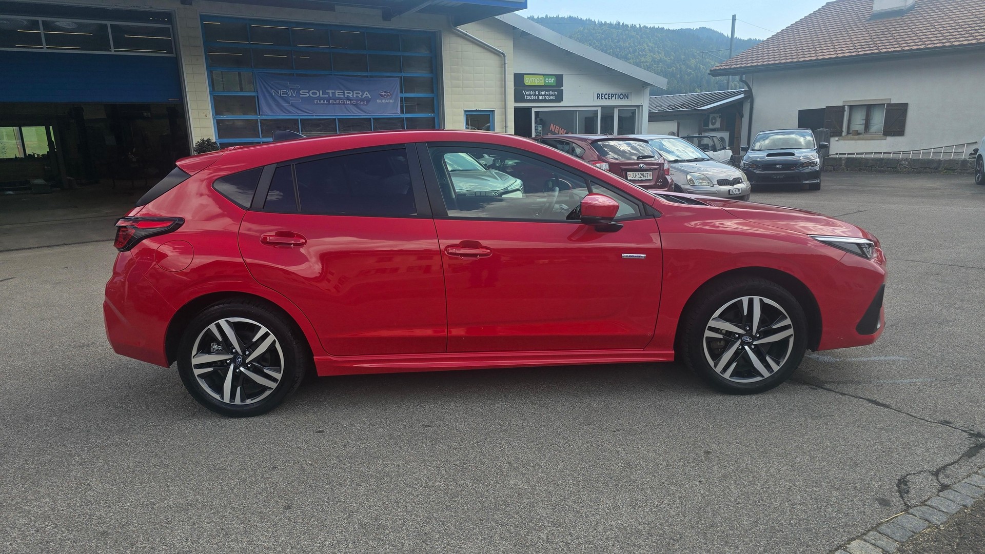 SUBARU Impreza 2.0i e-Boxer Swiss Plus-image-3