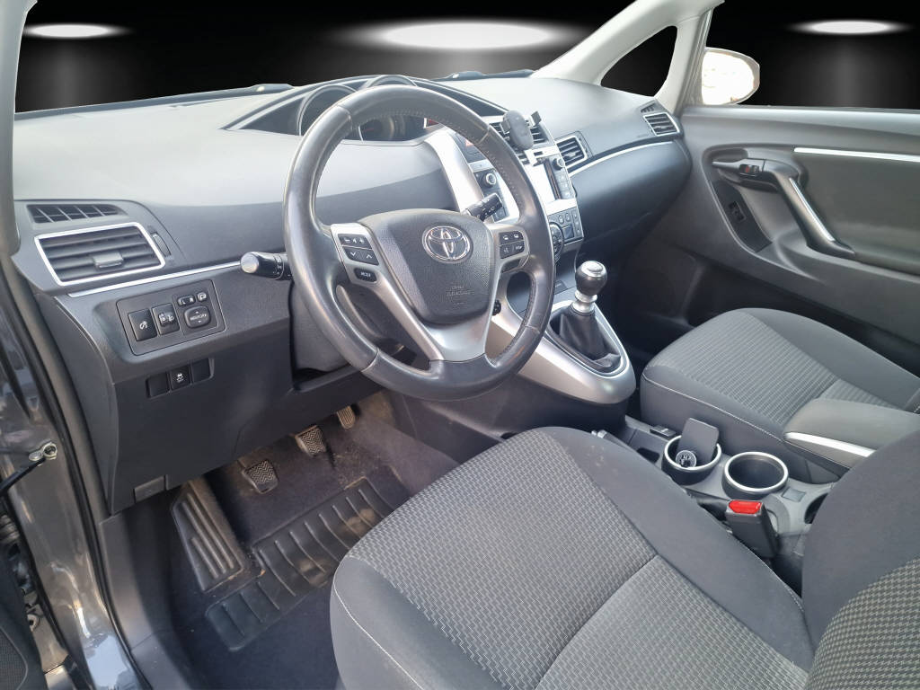 TOYOTA Verso 1.6 D-4D Trend 7P-image-8