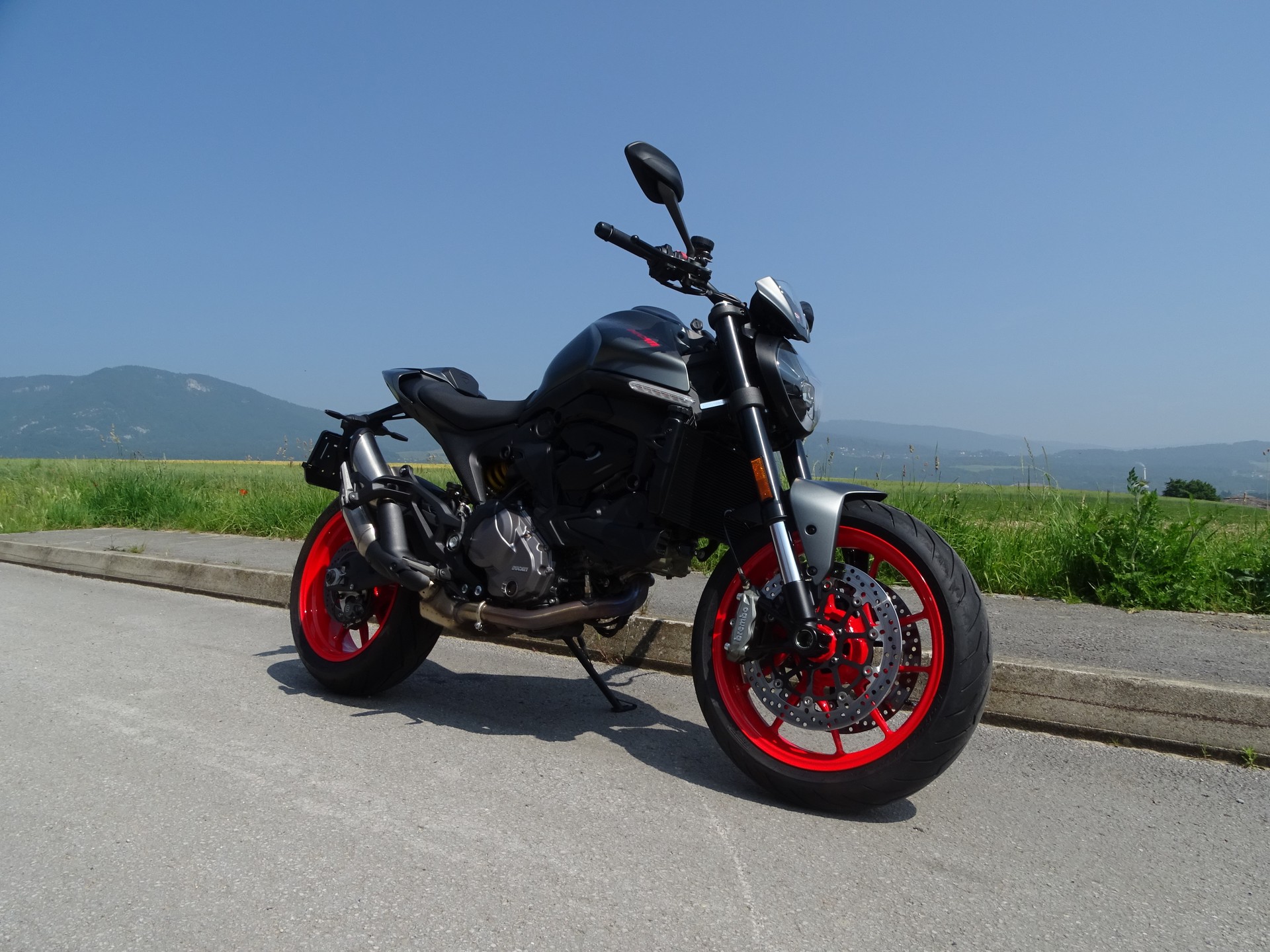 DUCATI Monster + 937