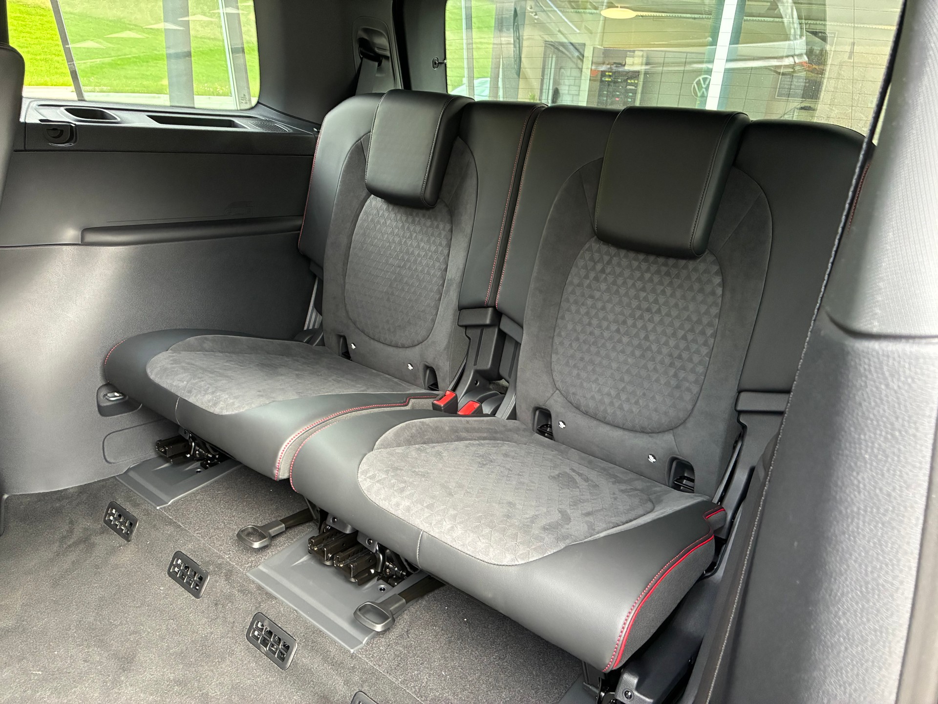 VW ID.Buzz LWB GTX 4 Motion-image-9