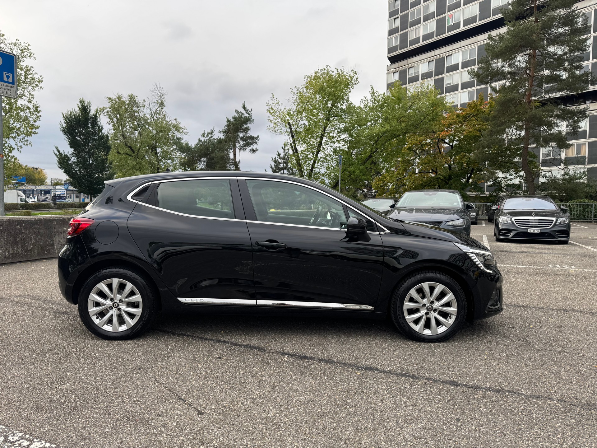 RENAULT Clio 1.0 Intens CVT-image-5