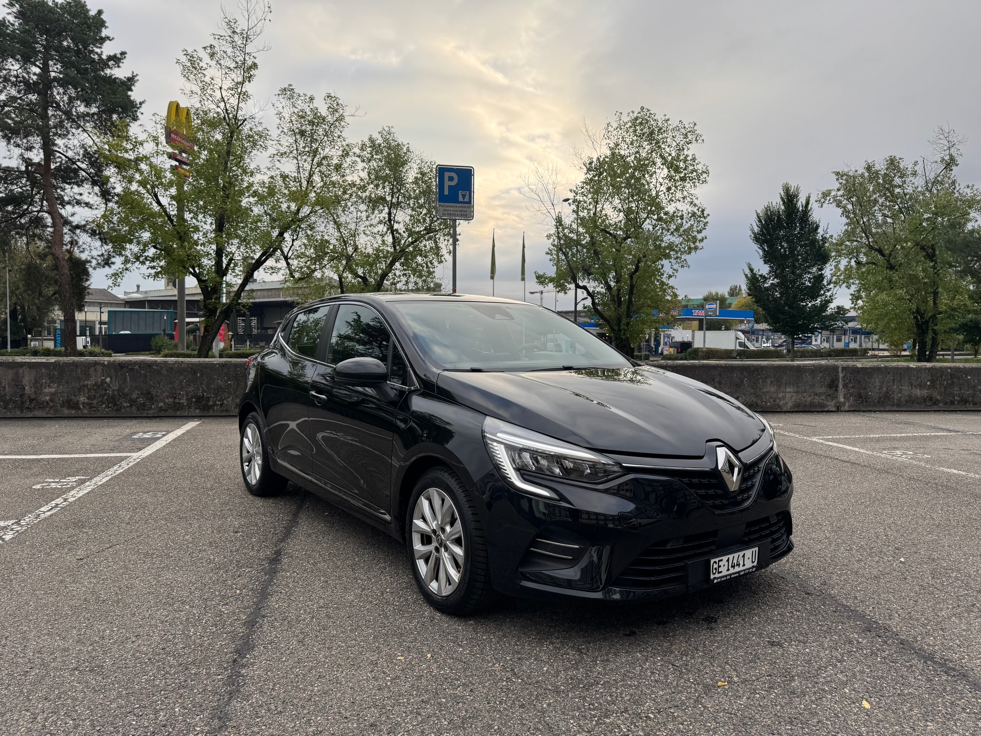 RENAULT Clio 1.0 Intens CVT-image-3