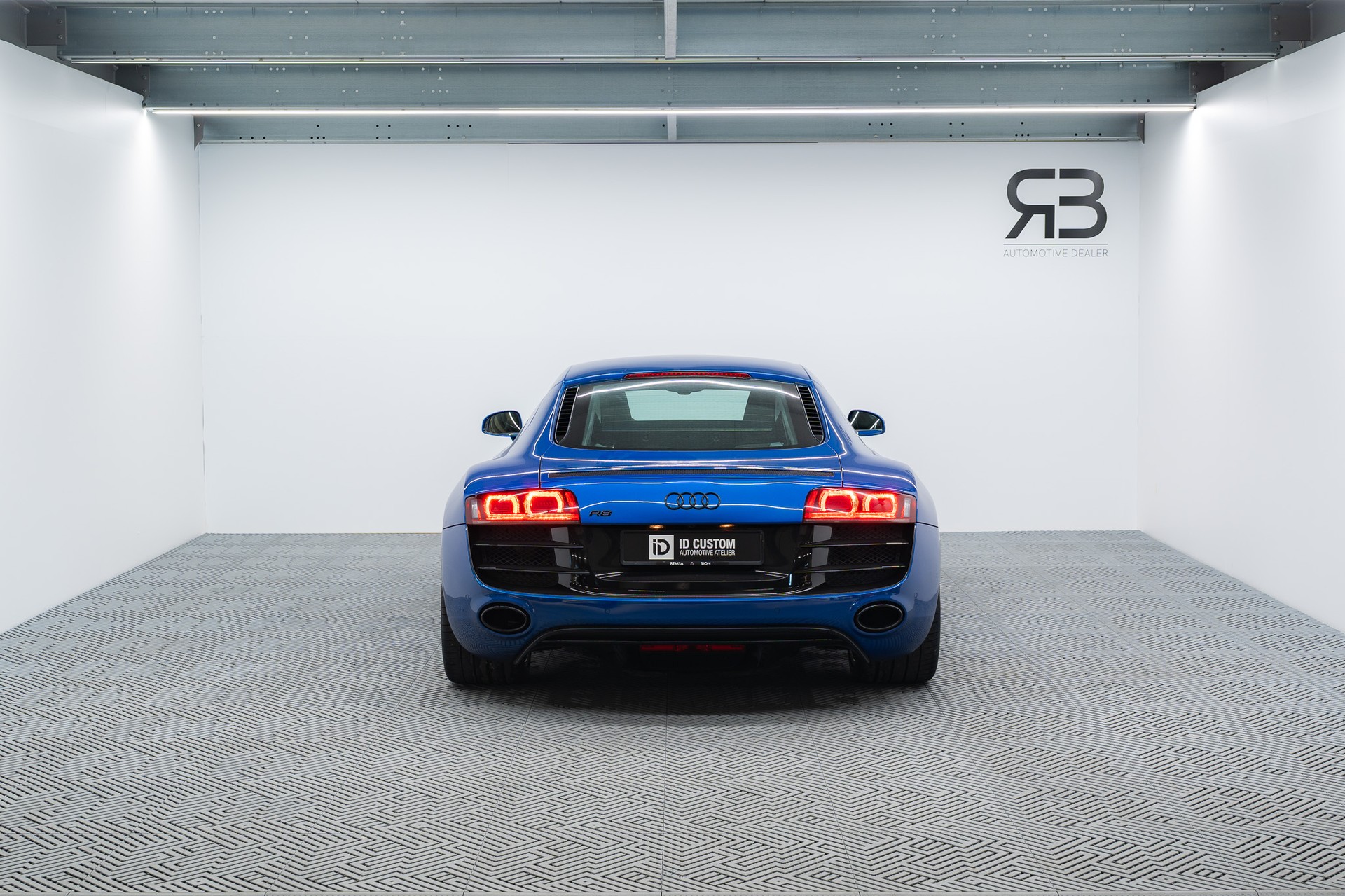 AUDI R8 Coupé 5.2 R-Tronic-image-2