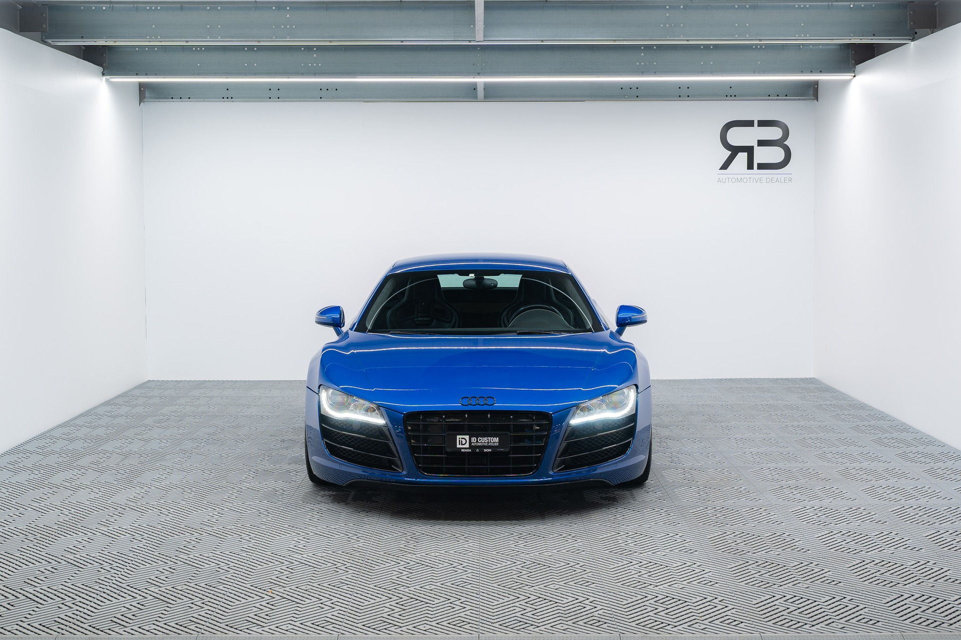 AUDI R8 Coupé 5.2 R-Tronic-image-1
