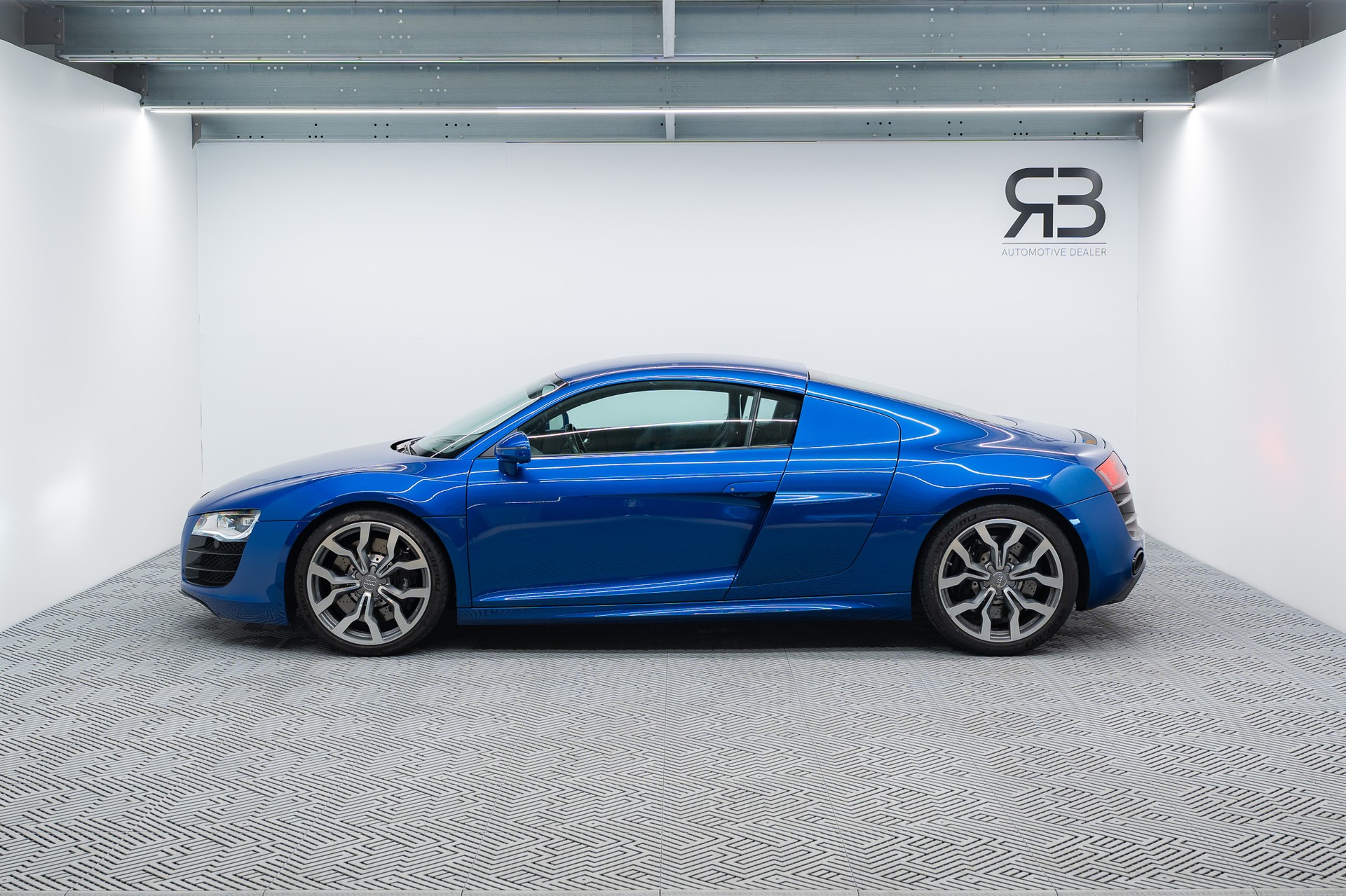 AUDI R8 Coupé 5.2 R-Tronic-image-4