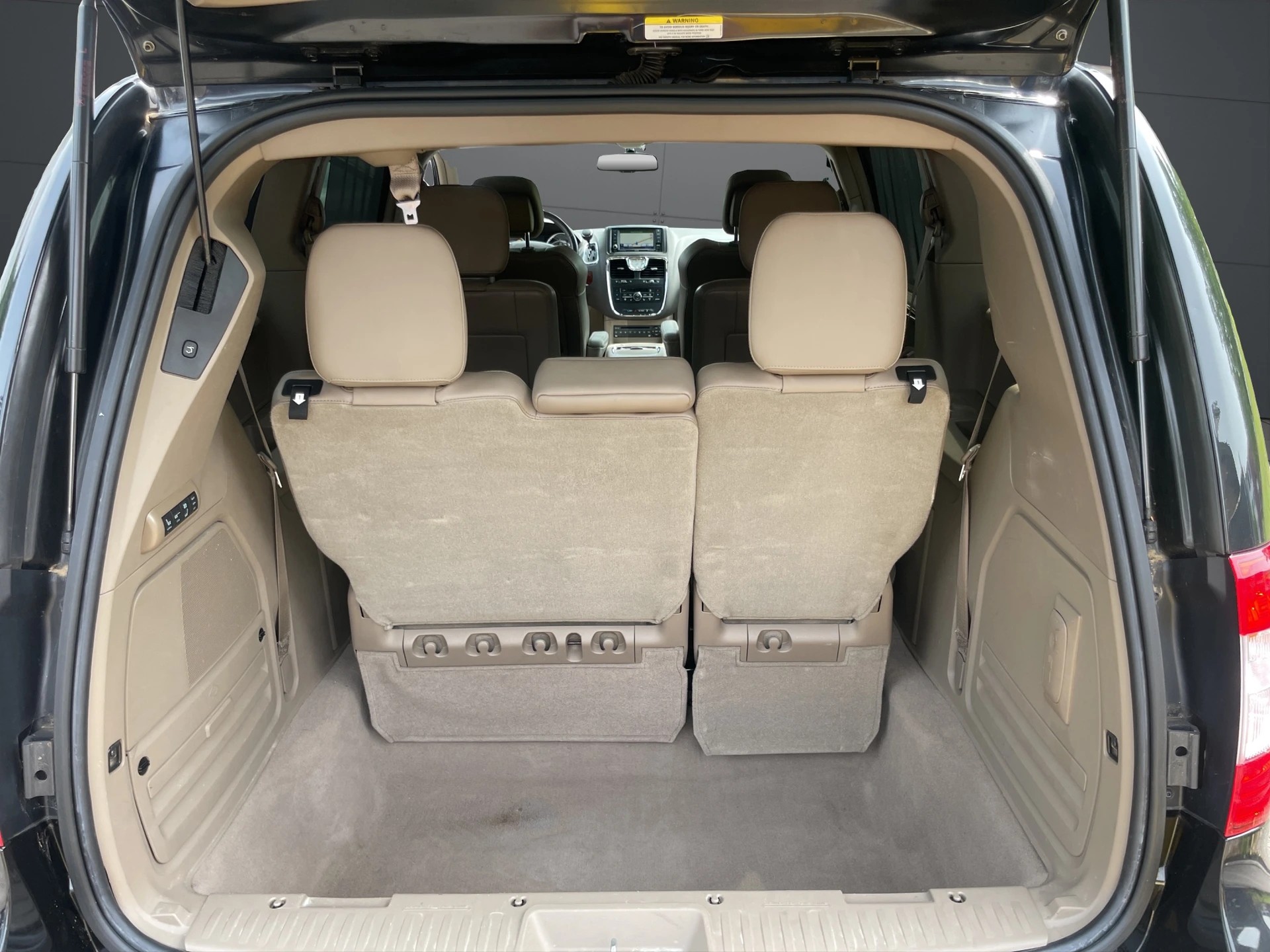 CHRYSLER TOWN COUNTRY LIMITED-image-19