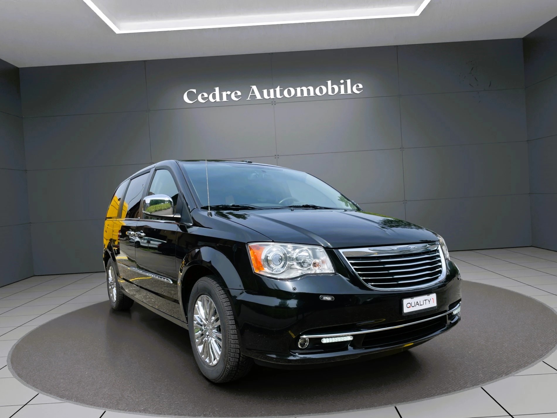 CHRYSLER TOWN COUNTRY LIMITED-showroom-element-1