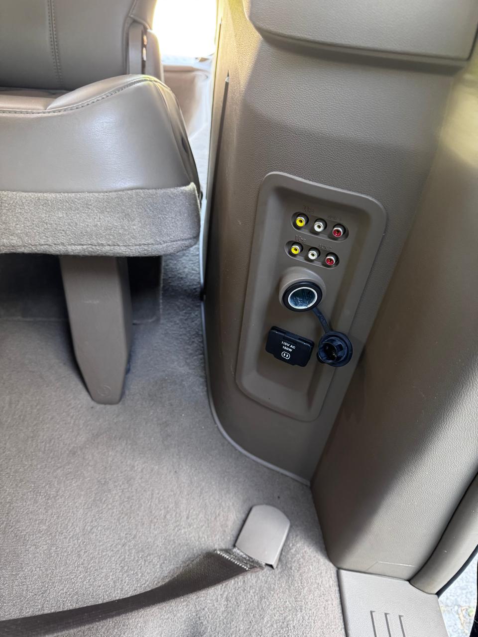 CHRYSLER TOWN COUNTRY LIMITED-image-13
