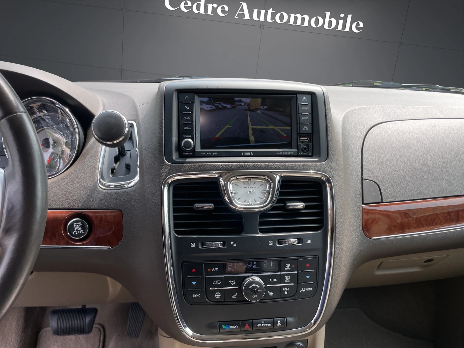 CHRYSLER TOWN COUNTRY LIMITED-image-10