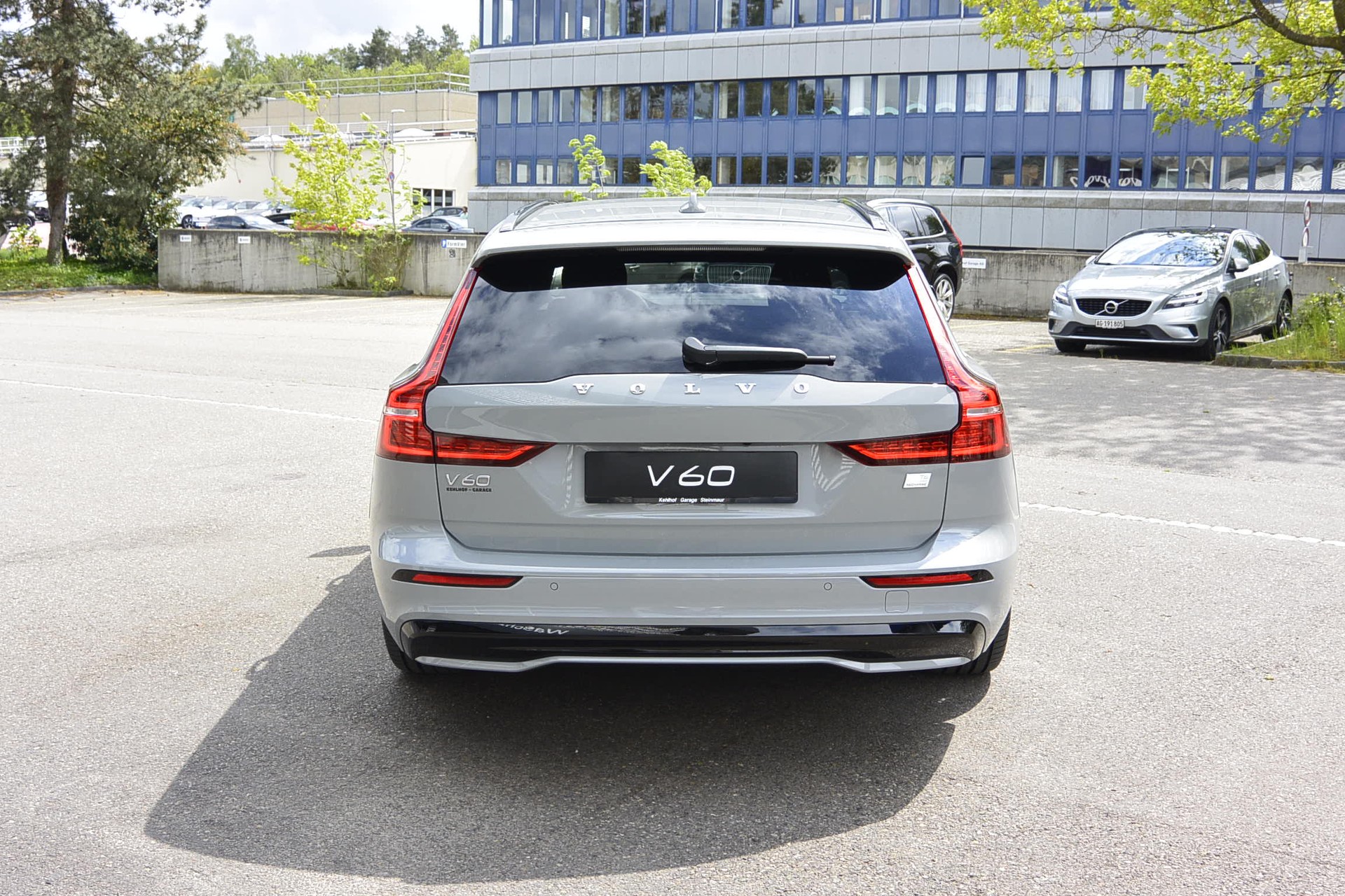 VOLVO V60 2.0 T6 TE Plus Dark eAWD-image-8