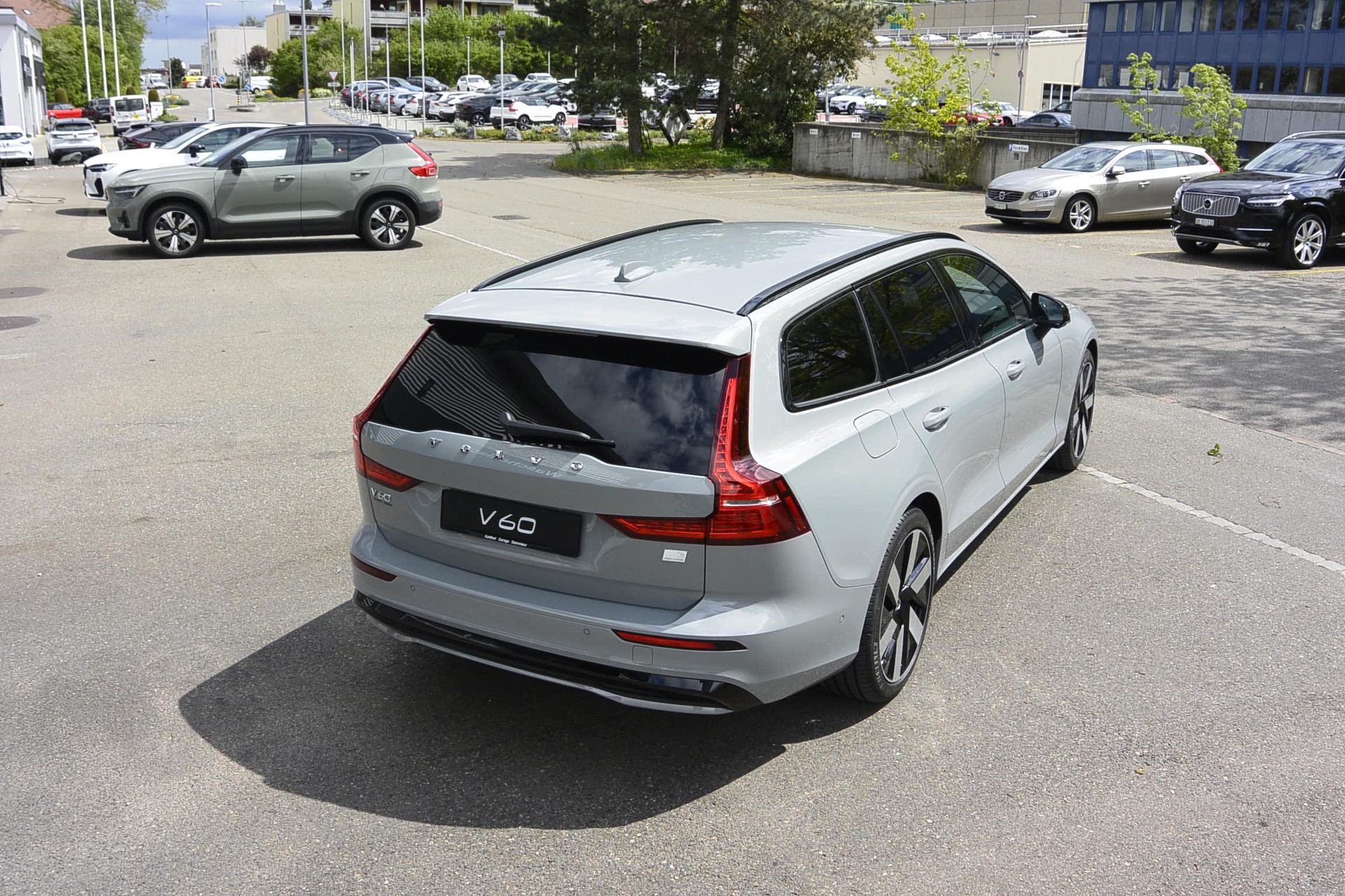 VOLVO V60 2.0 T6 TE Plus Dark eAWD-image-5