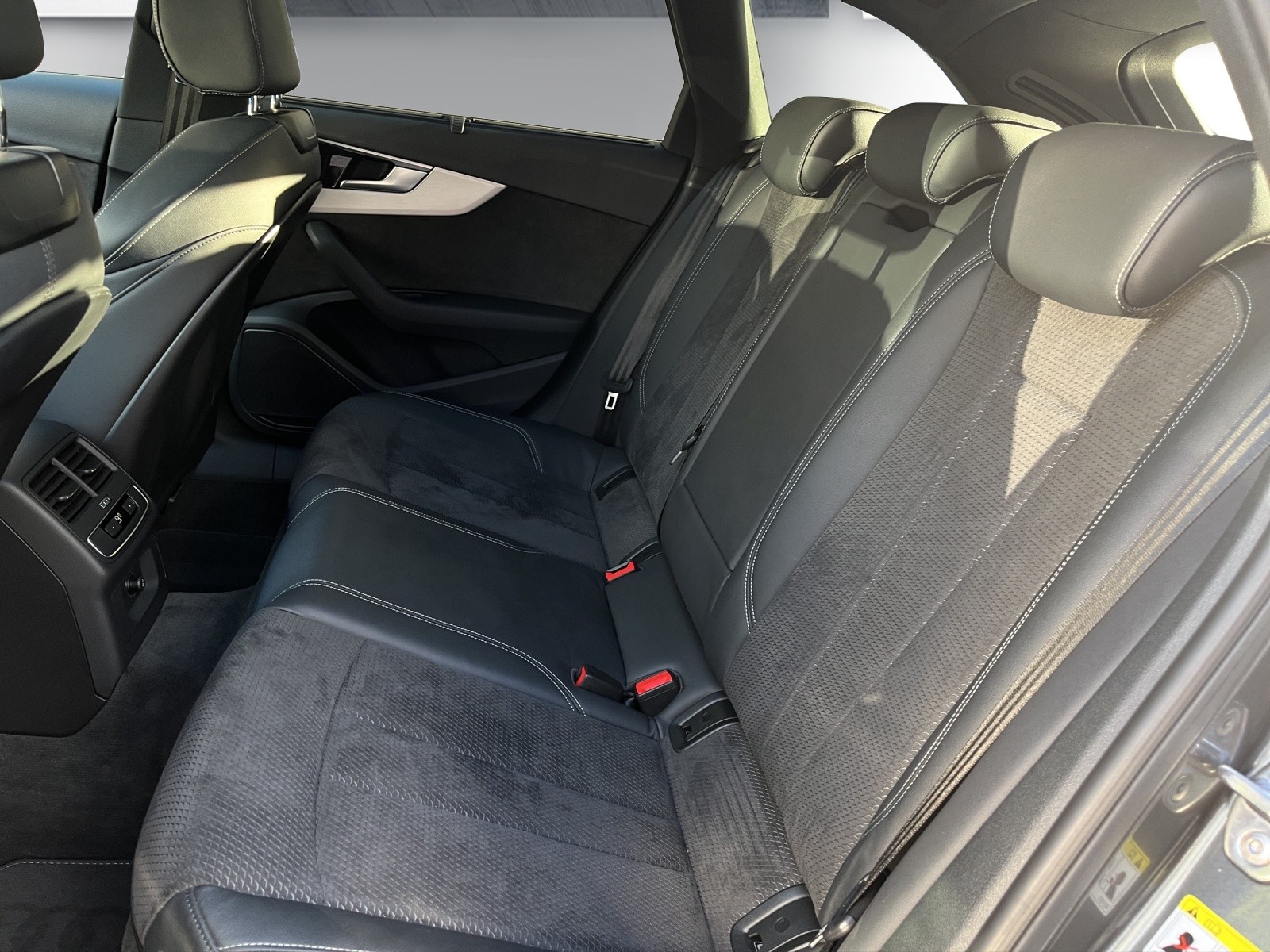 AUDI S4 Avant 3.0 TDI quattro tiptronic-image-16