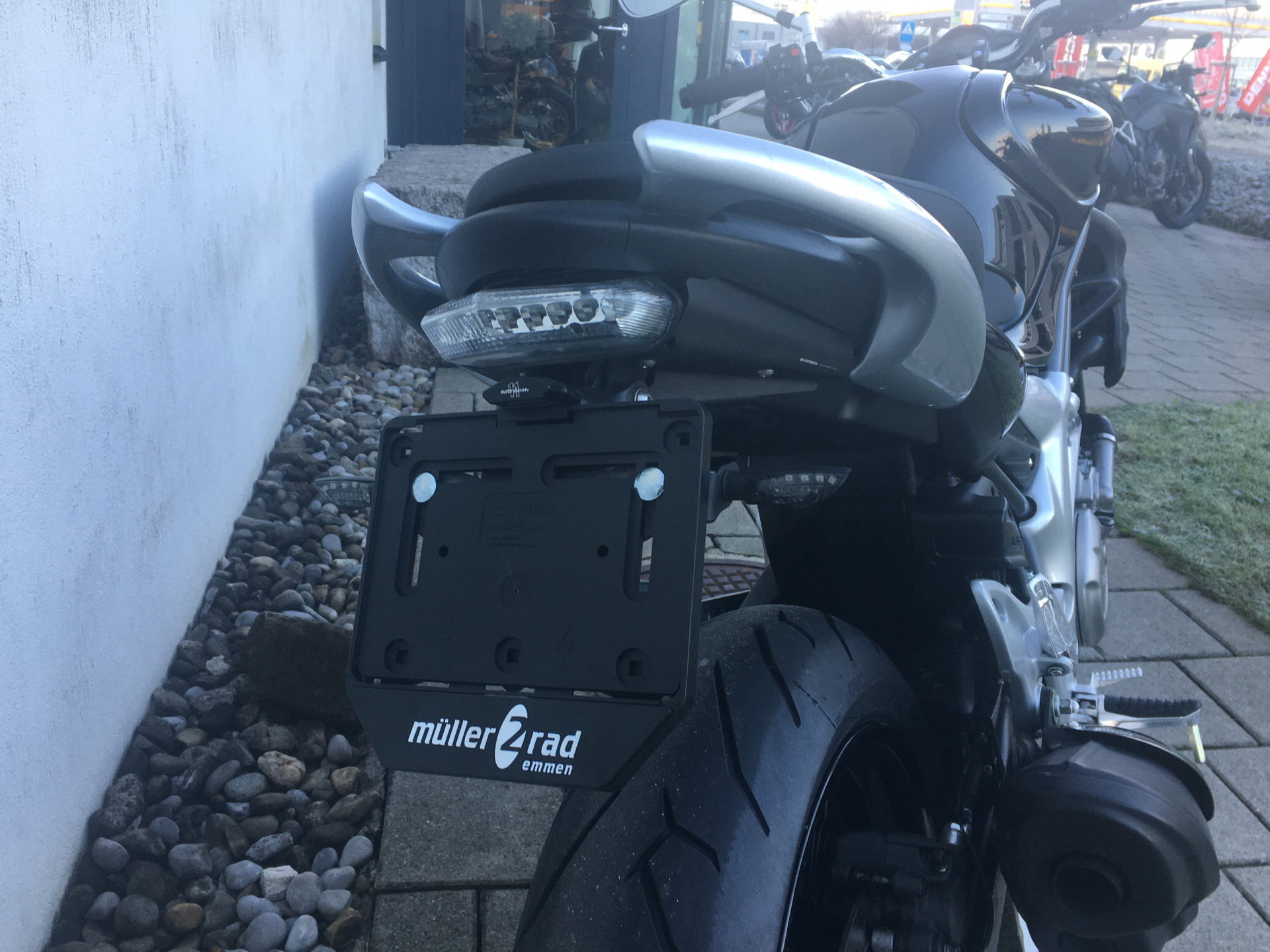 SUZUKI SFV 650 Gladius-image-3