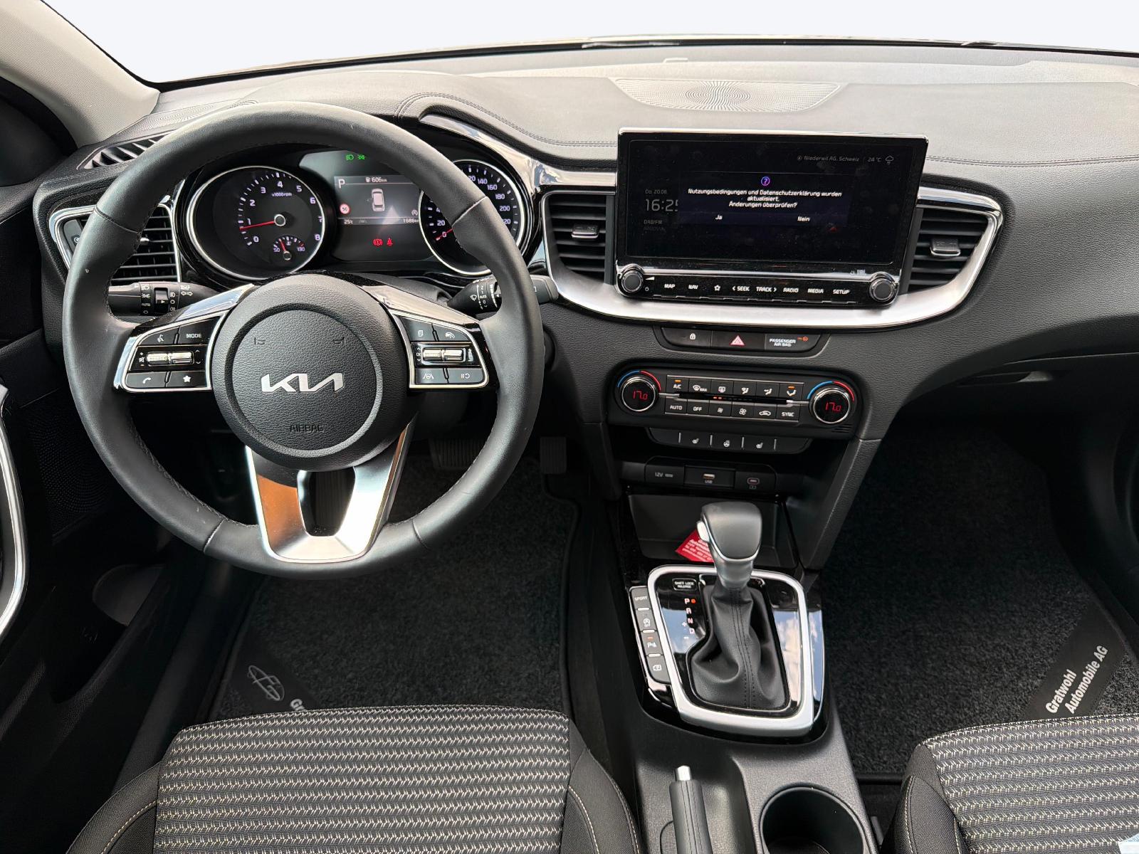 KIA Ceed SW 1.5 T-GDi Power DCT-image-8