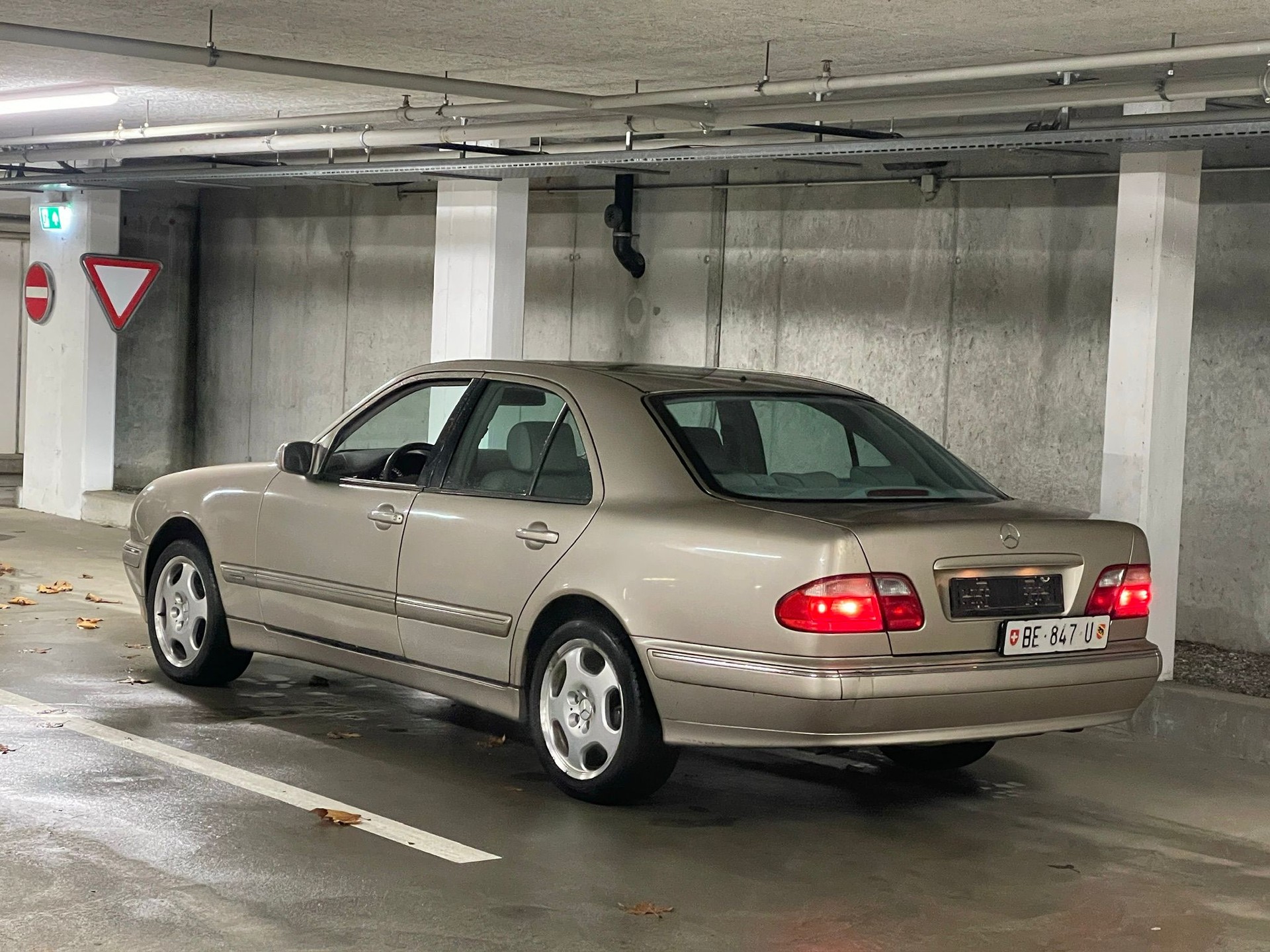 MERCEDES-BENZ E 320 Elégance 4-Matic Automatic-image-5
