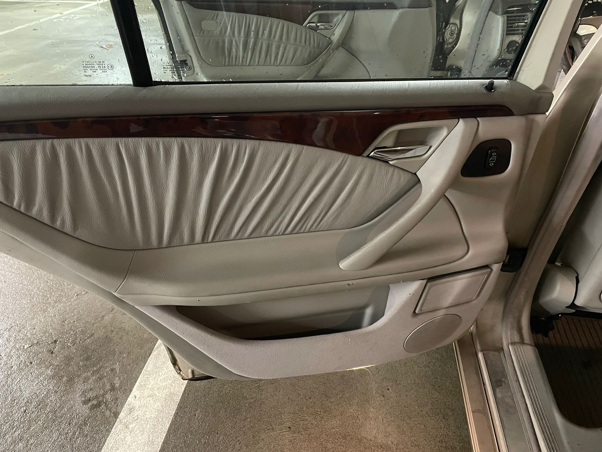 MERCEDES-BENZ E 320 Elégance 4-Matic Automatic-image-7