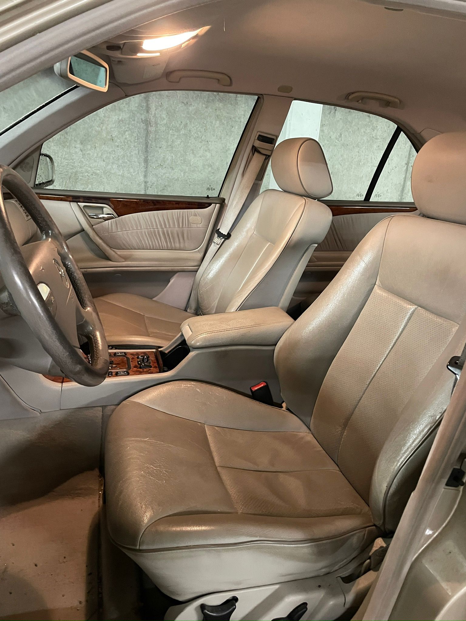 MERCEDES-BENZ E 320 Elégance 4-Matic Automatic-image-9