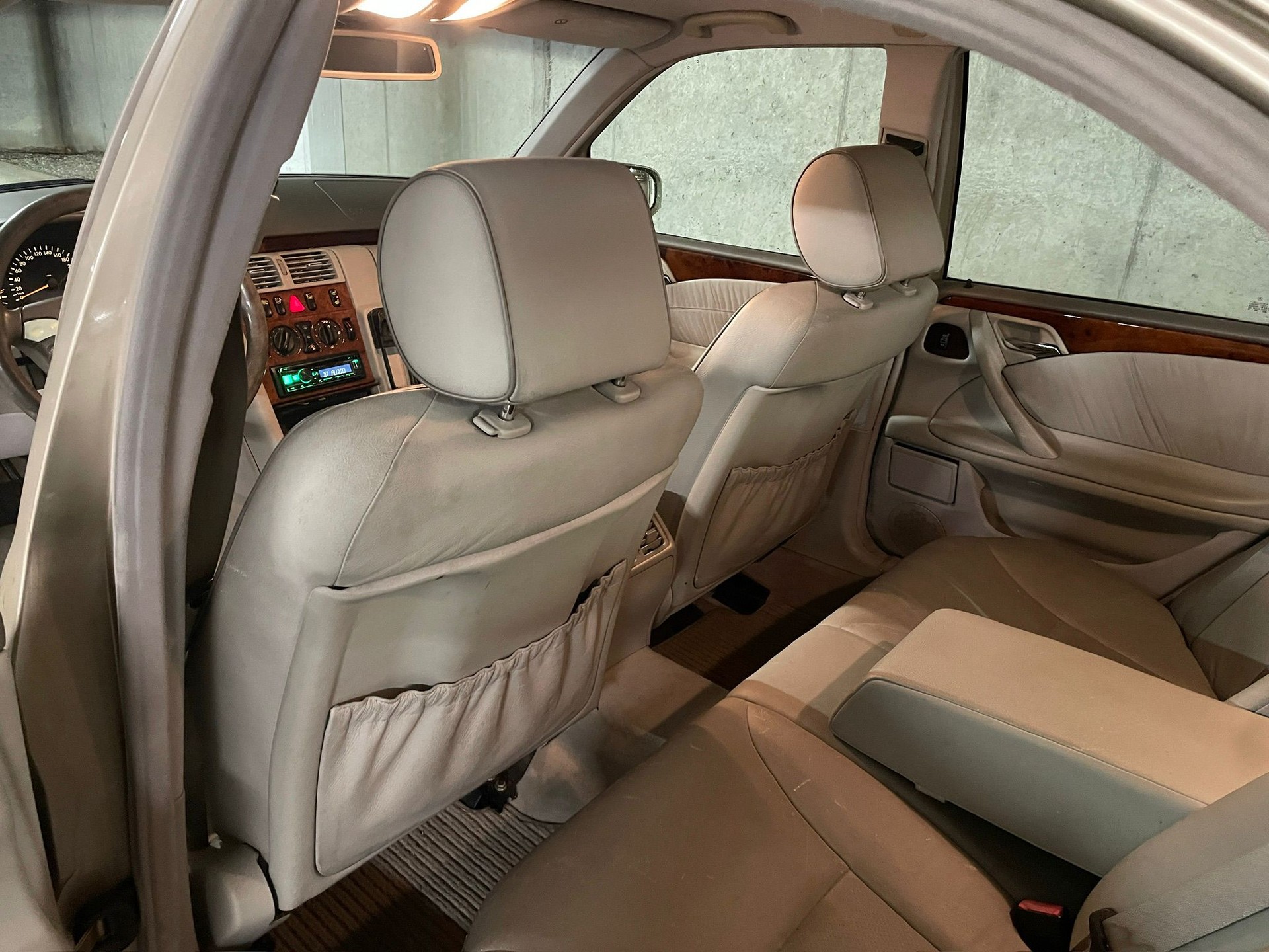 MERCEDES-BENZ E 320 Elégance 4-Matic Automatic-image-8