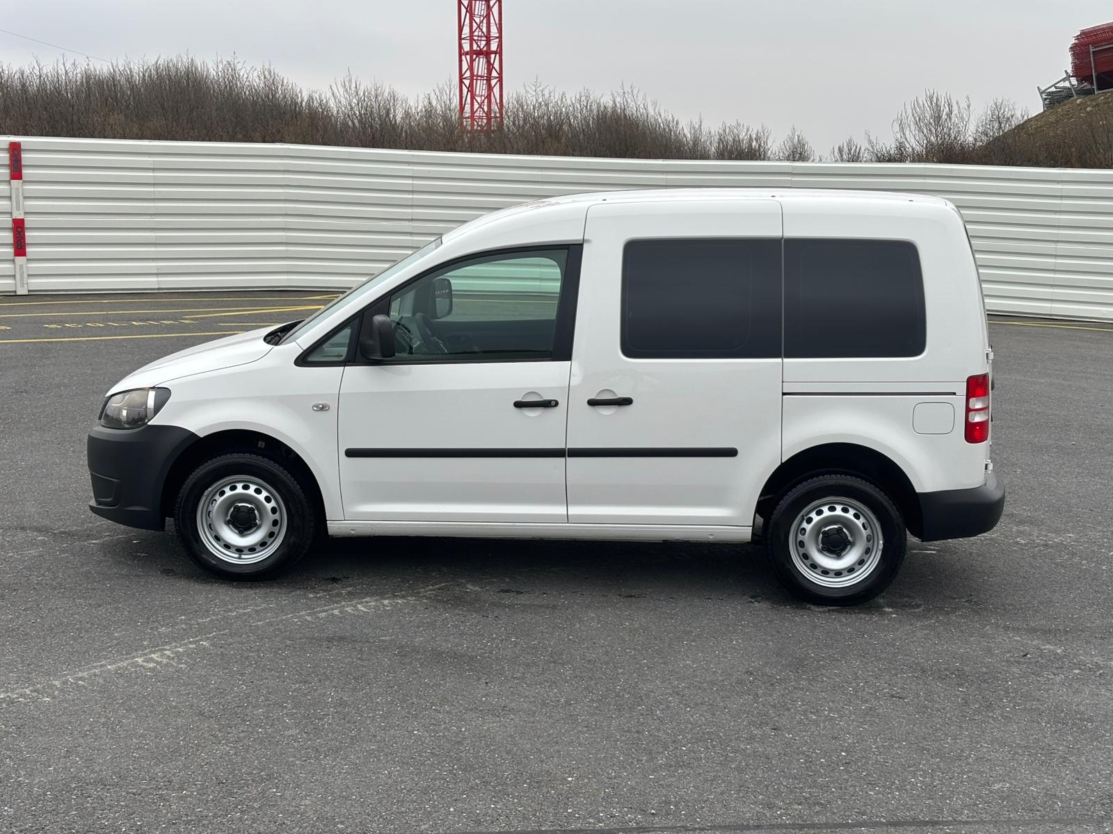 VW Caddy 1.6 TDI BlueMotion Technology DSG-image-16